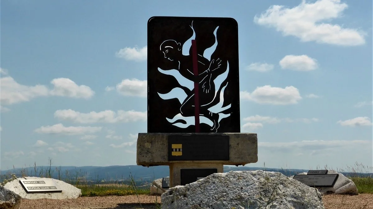 The Cathar Memorial at Les Casses represents a Cathar being burned at the stake, based on an engraving from the 13th century.