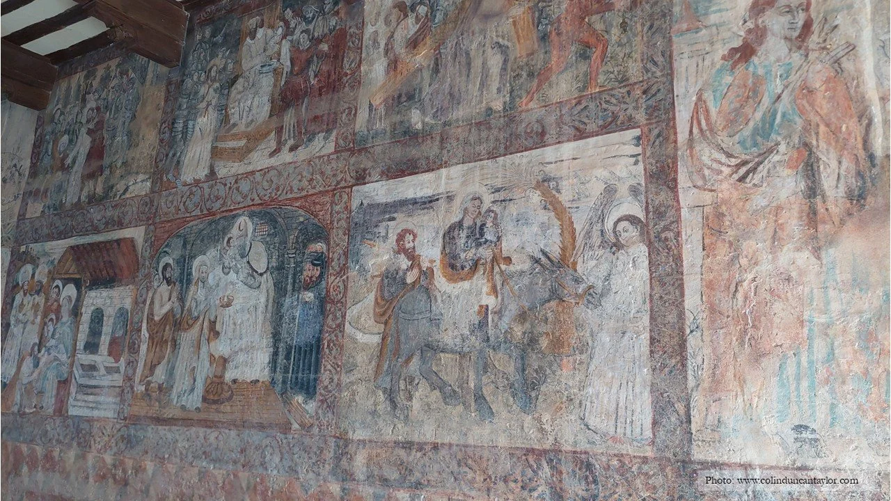 Santa María la Mayor has the only cloister in Aragon that remains entirely painted.