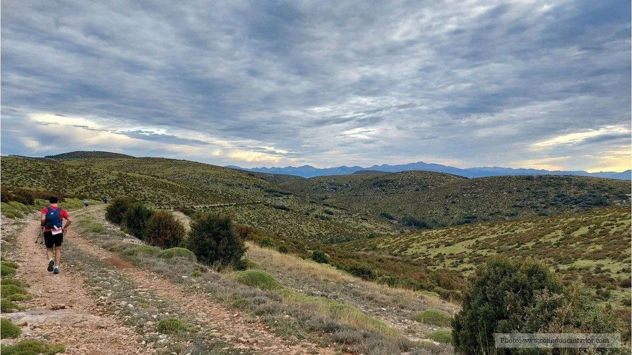 Running through desolate landscapes during the 2025 Ultra Trail Guara Somontano.