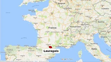 Map showing the location of the area called the Lauragais, between Carcassonne and Toulouse.