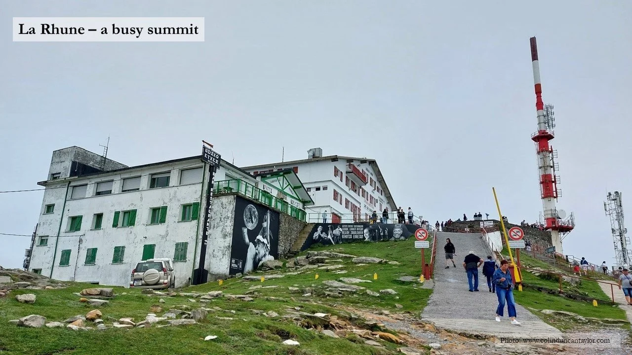 The summit of Lar Rhune, with the railway station and a telecommunications tower on the French side, and three bar-restaurants on Spanish territory.