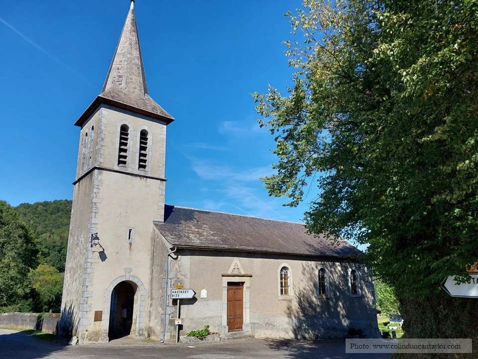 The village church of Montsérié.