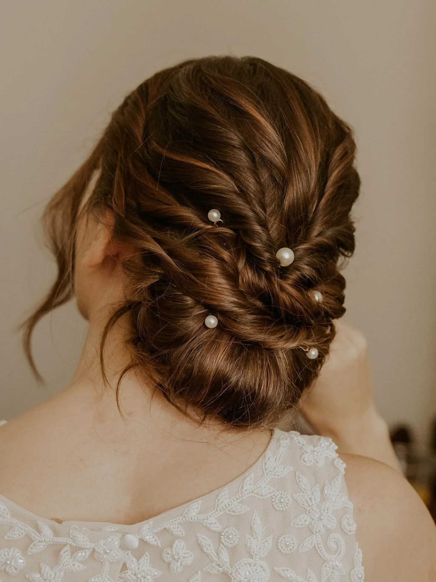 COLAB w/ @hausofpretty  COLOR BY ME . BRIDAL BY @hausofpretty BRIDE @mad_drive . truly beautiful work 🤍🌶️