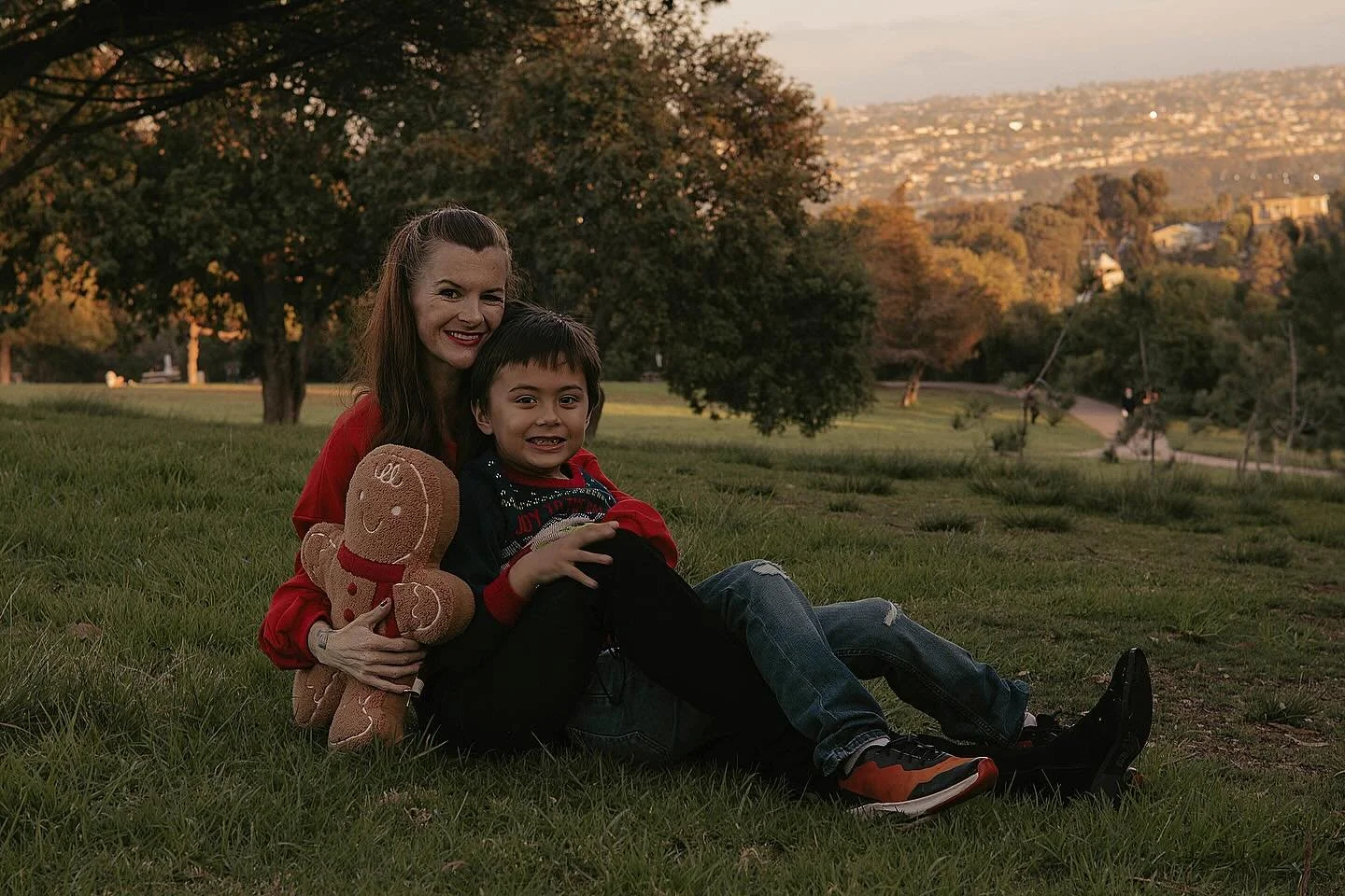 Capturing the quiet magic between a mother and her son ✨
.
.
.
.
#familyphotography
#motherhoodmoments
#lifestylephotographer