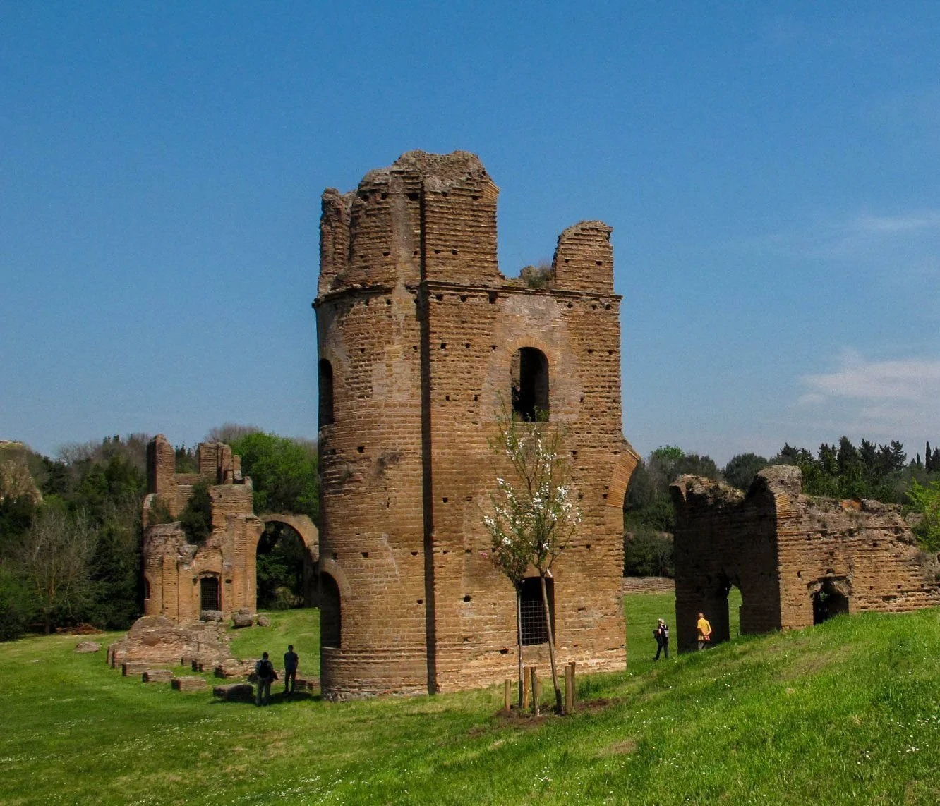 Roma Extramuros: La Via Appia, entre necrópolis y catacumbas.