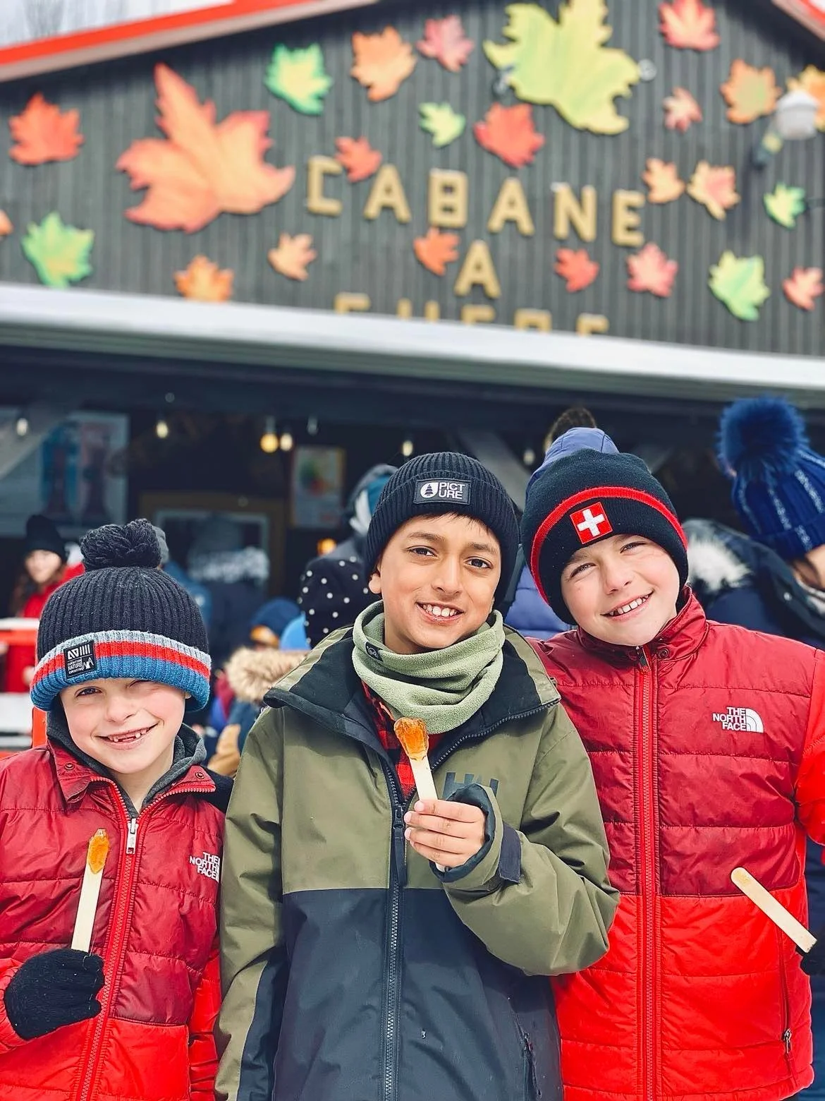 cabane à sucre tire d'érable enfant