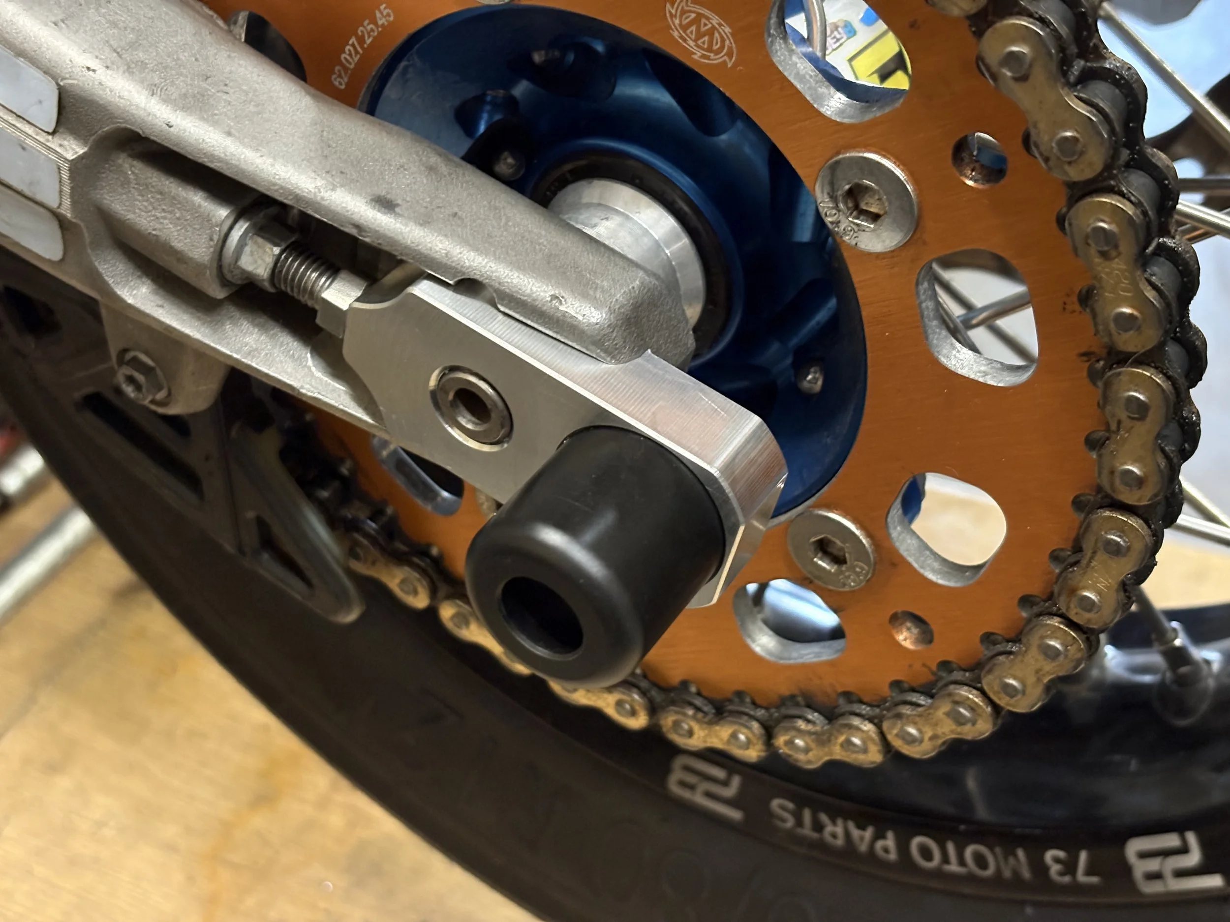 KTM TC65 CHAIN BLOCK SLIDERS WITH BOBBINS 4.jpeg