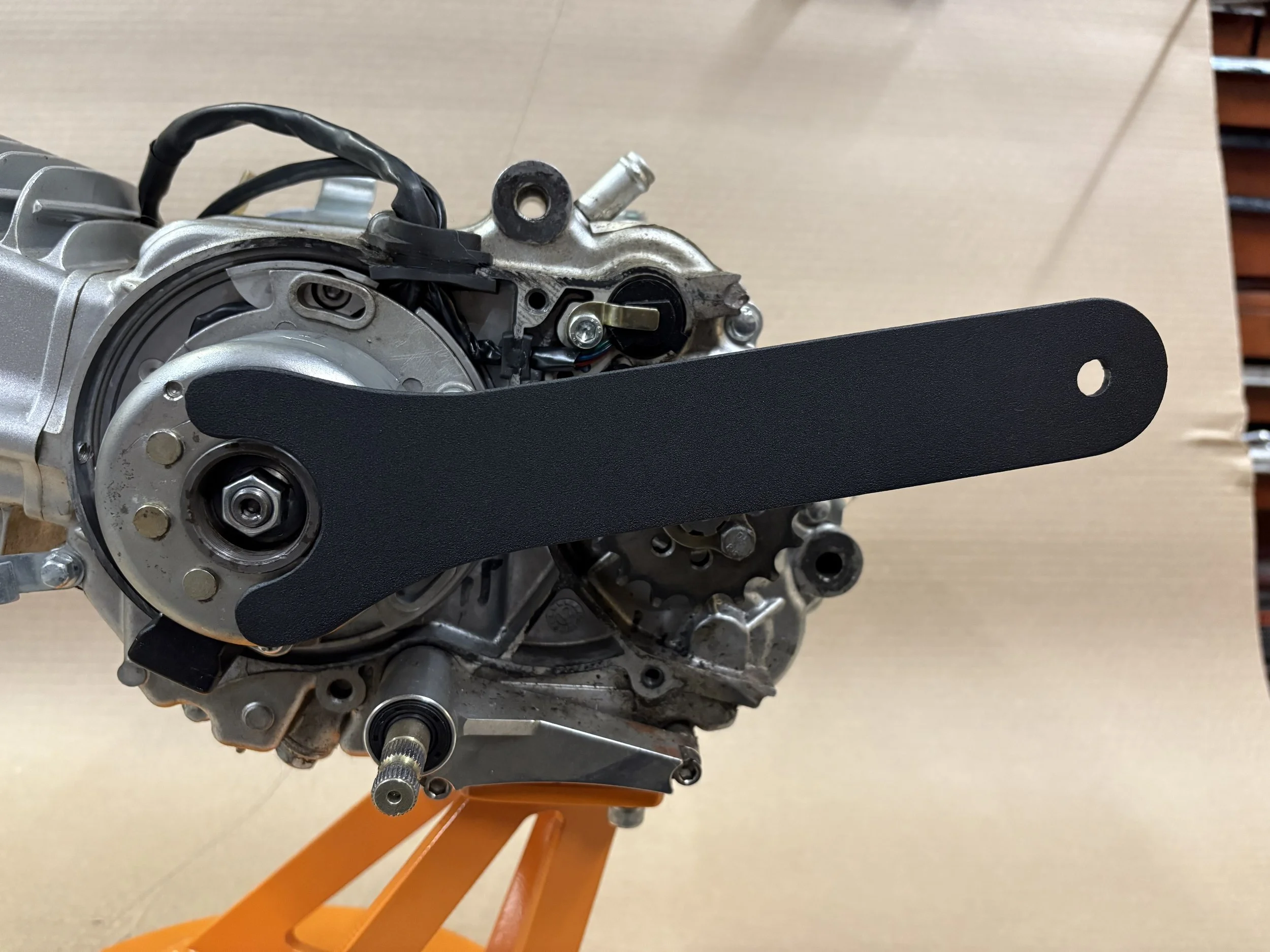 YX pitbike engine variable ignition flywheel holding tool 10.JPG