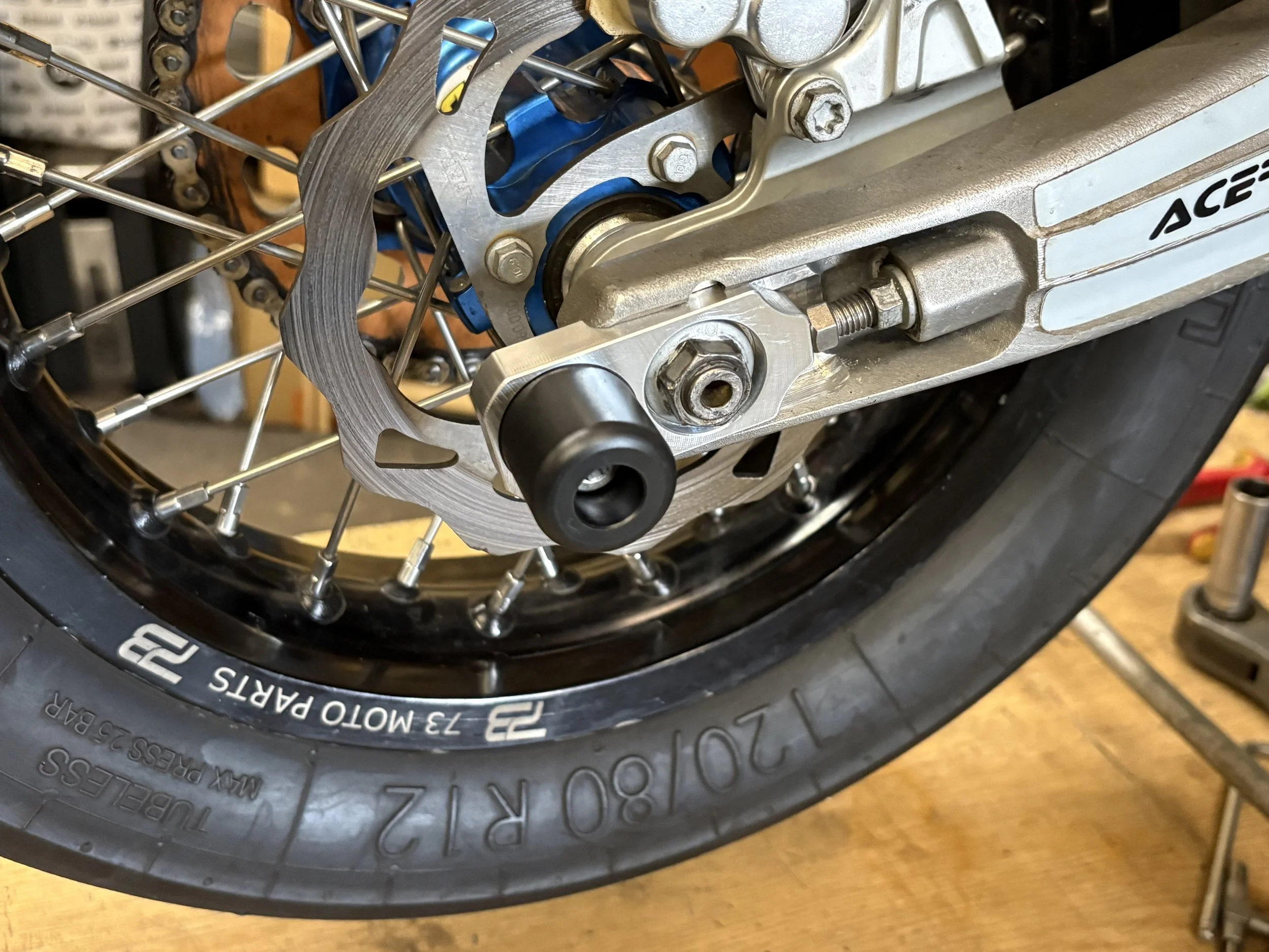 KTM TC65 CHAIN BLOCK SLIDERS WITH BOBBINS 1.jpeg