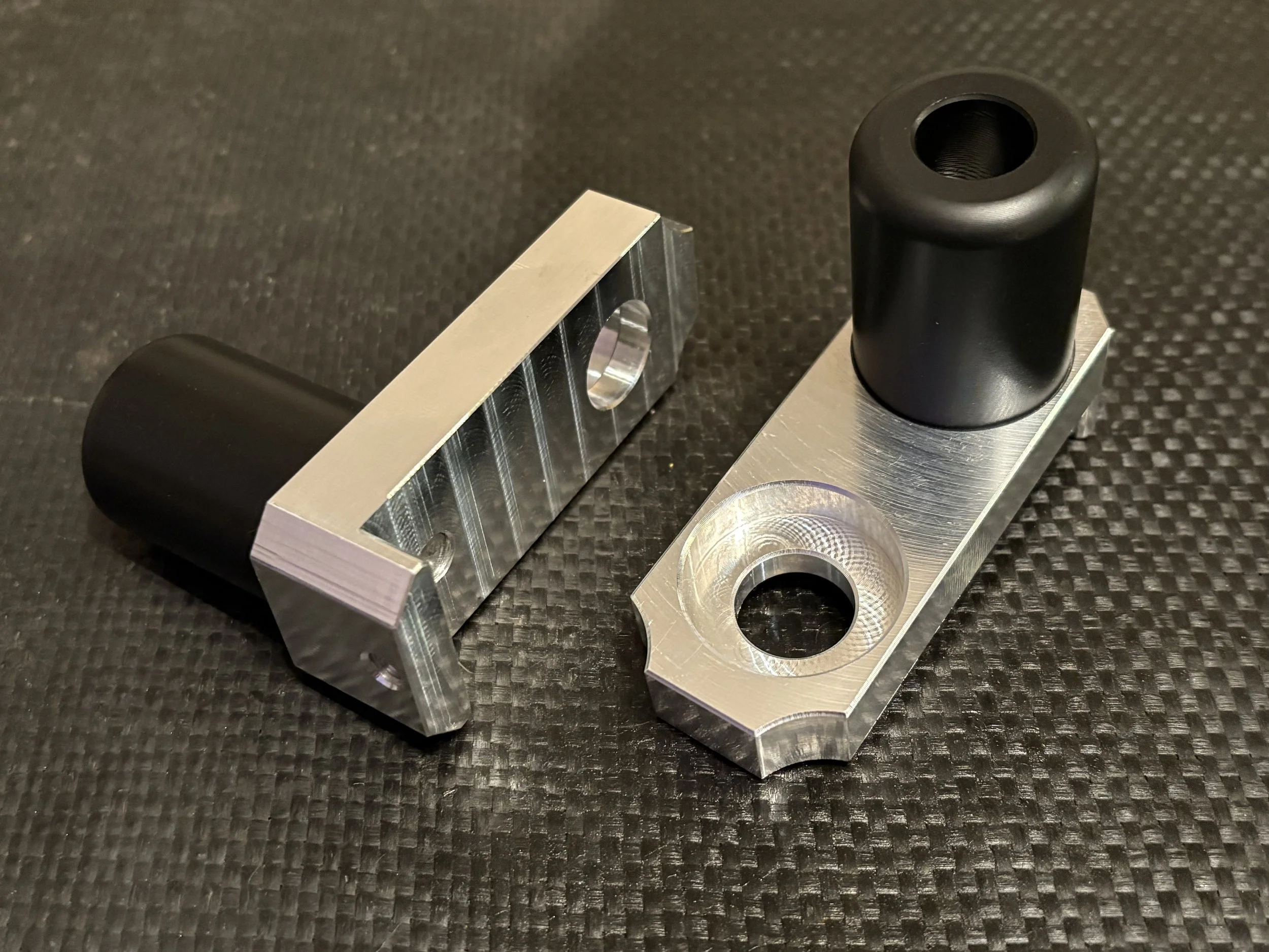 pitbike chain adjuster blocks with m8 paddock 40mm crash sliders rear threads 4.jpeg