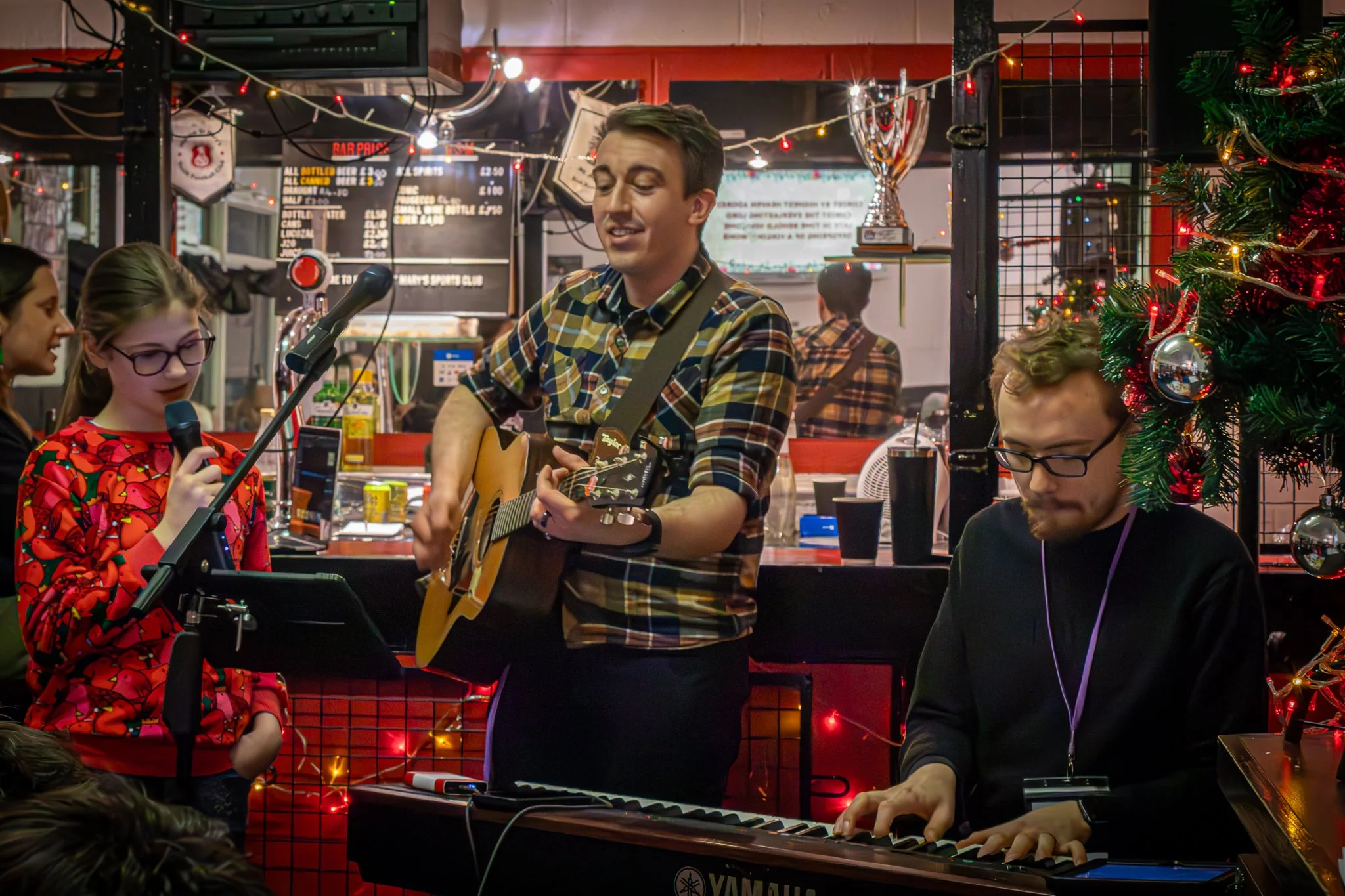 ClubhouseCarols25-30.jpg