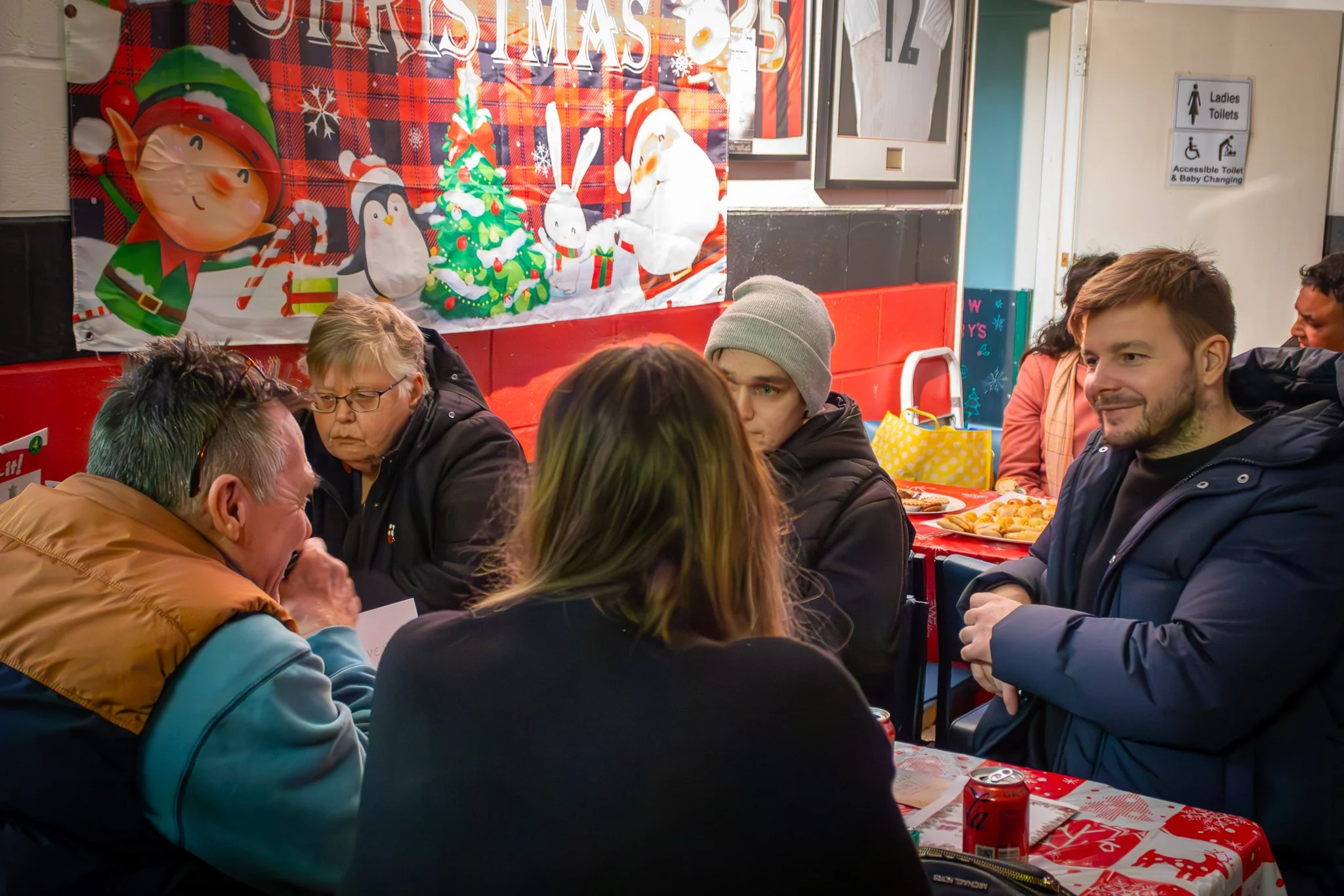 ClubhouseCarols25-15.jpg