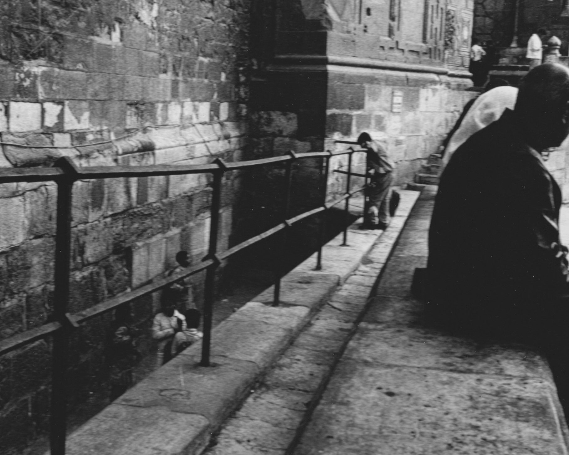 Resting and Playing. Sultan Hassan Rifa'i Passage