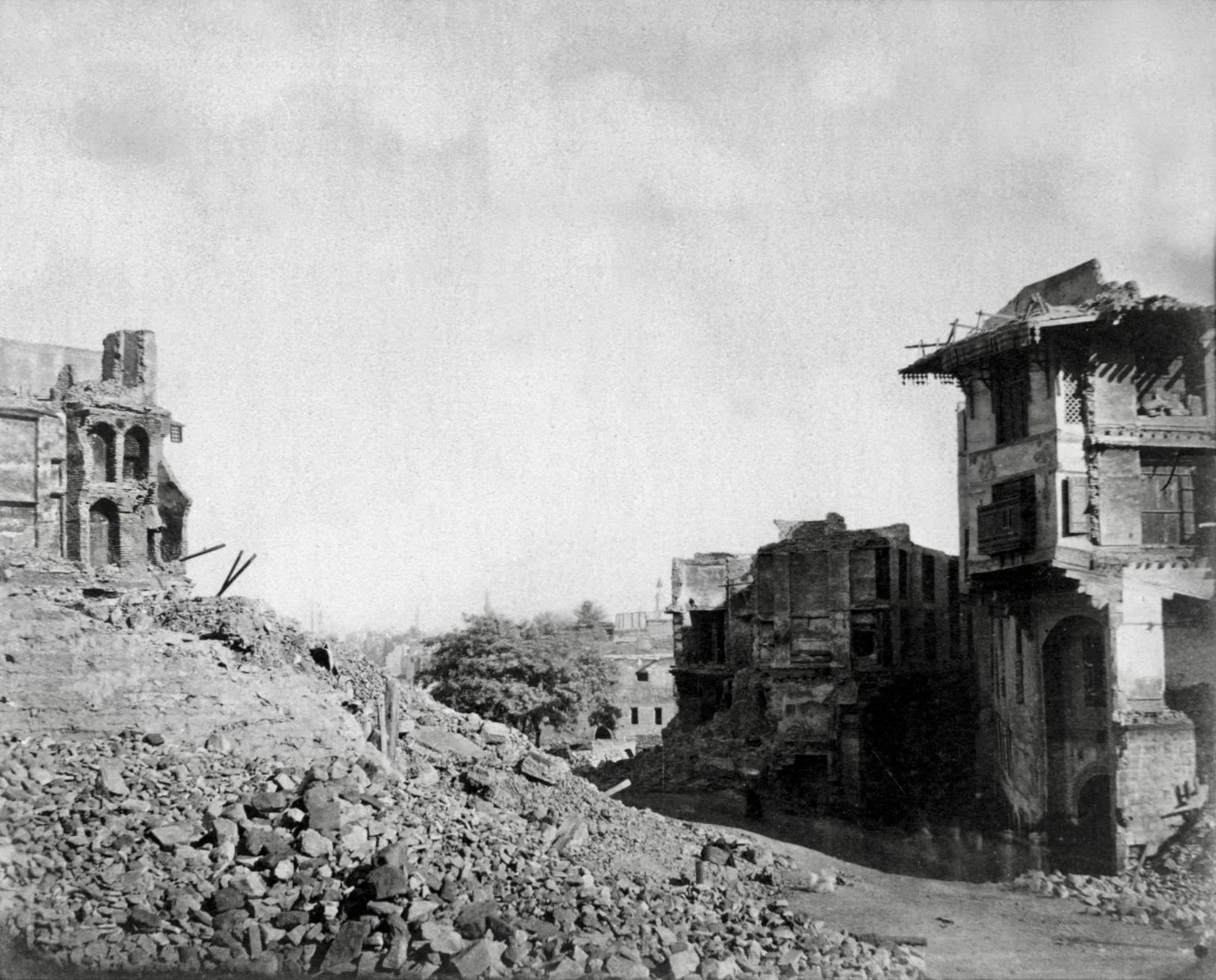 1879. Demolition of the Old City to make way for the new boulevard