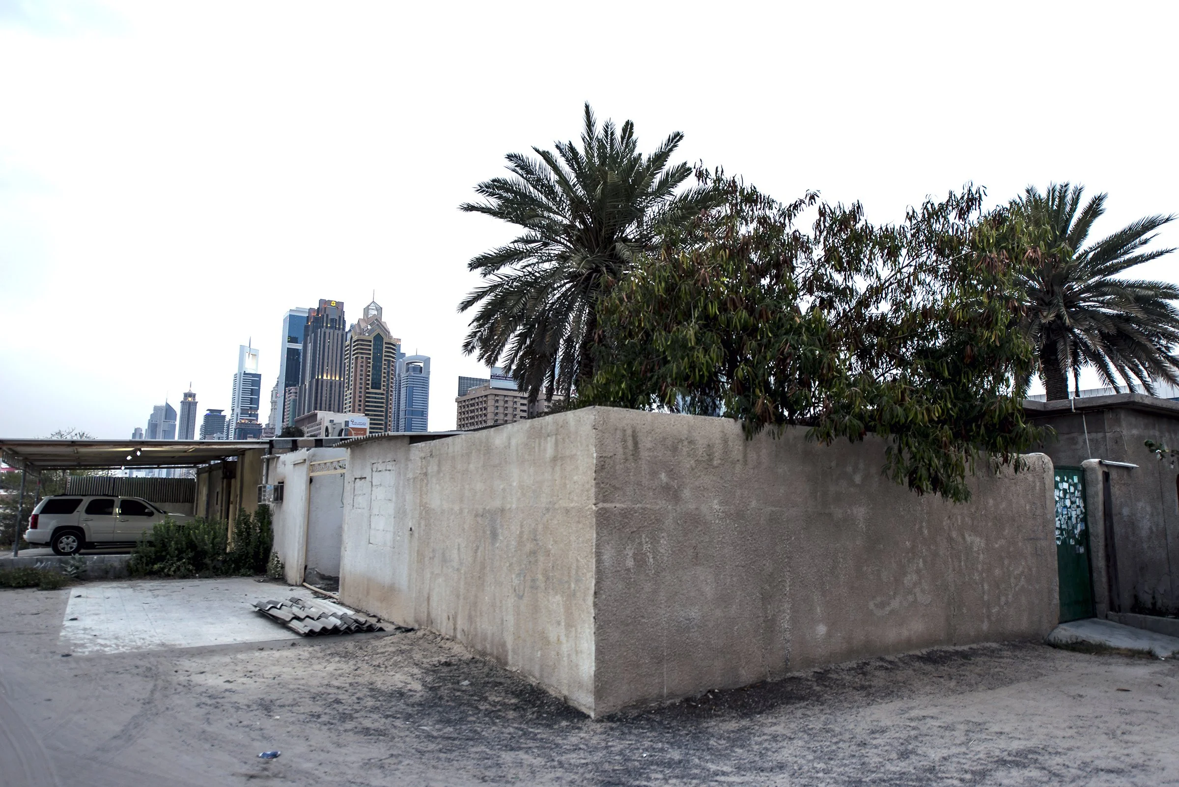 Dubai. Shorta