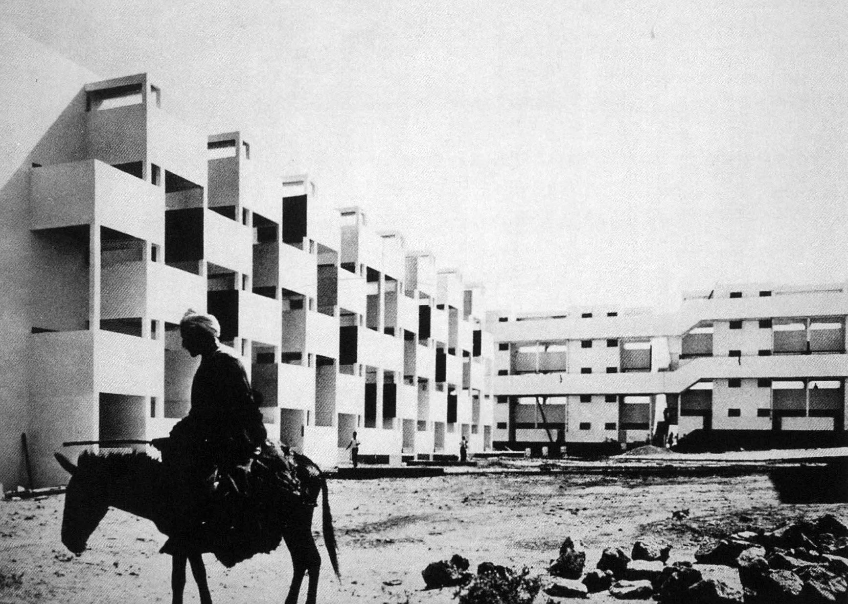 Carrières Centrales during construction. 1952 