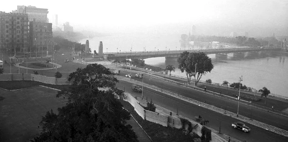 1959 view towards qasr al nil bridge.jpg
