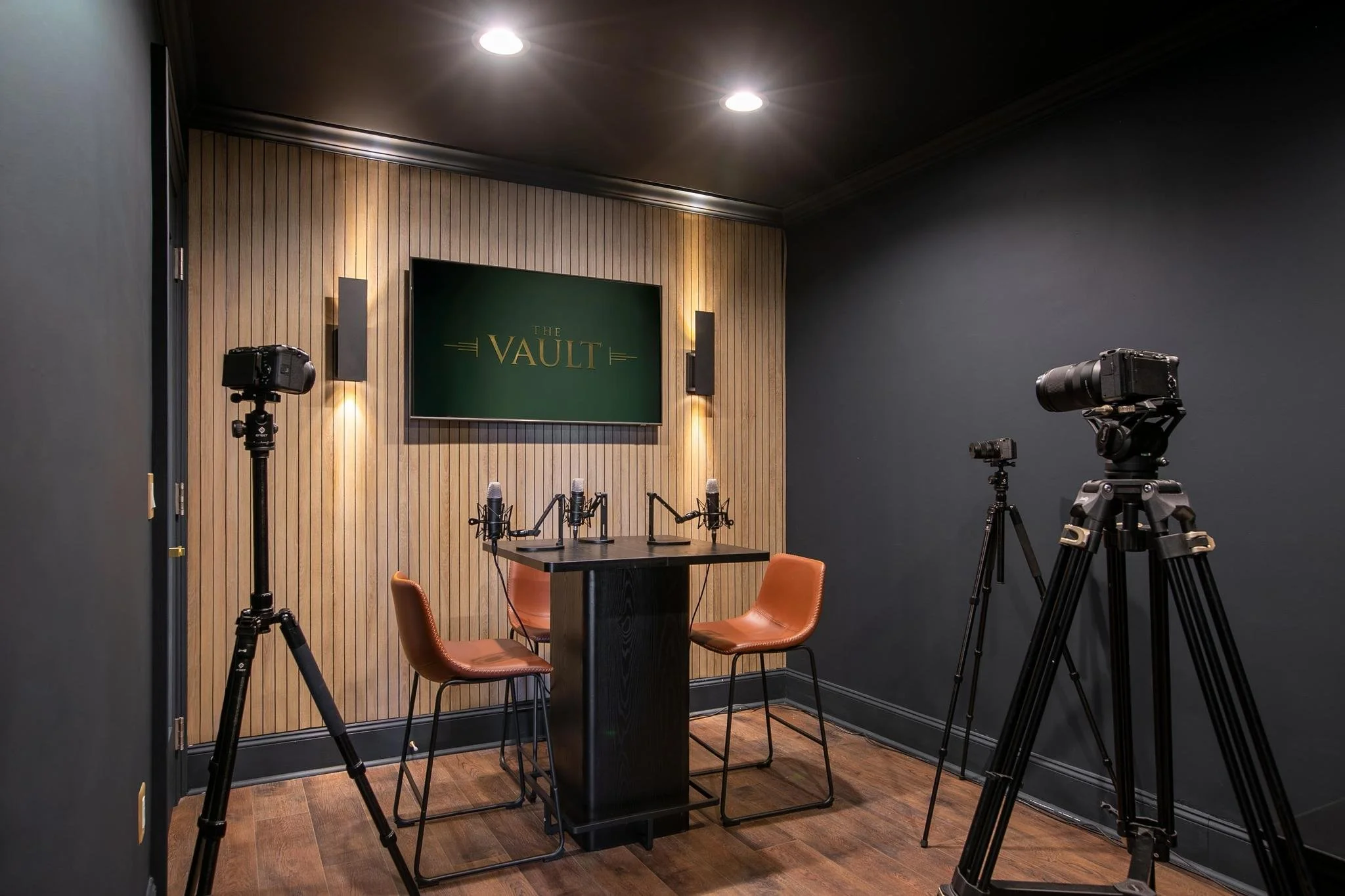 The-Vault-luxury-private-coworking-society-space-podcast-studio-brand-2.jpg