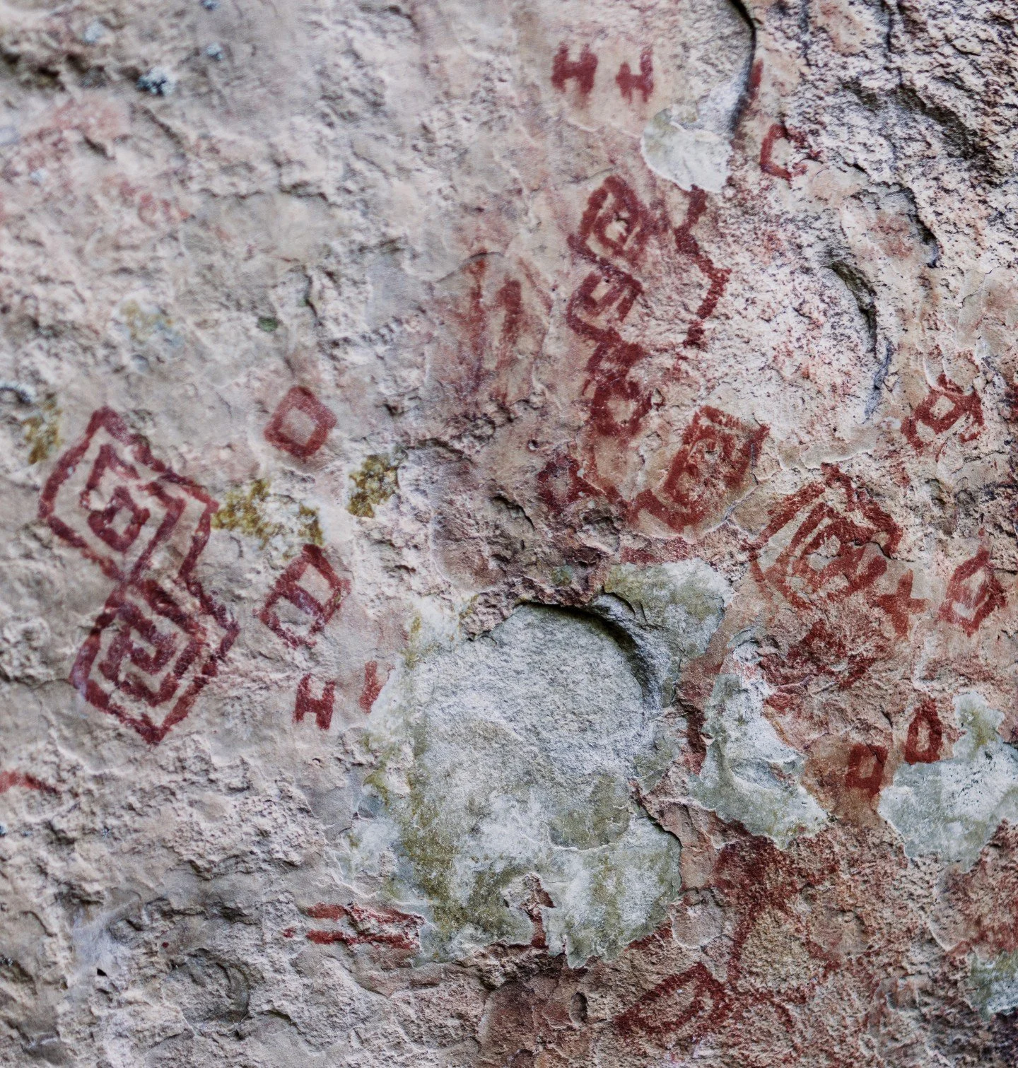 Colombia's ancient code, written in stone. 🤯📜

The Muiscas thrived in the heart of the Colombian Andes, leaving behind their art and secrets. This isn't a museum&mdash;it's a real, untouched message from the past.

Ready to decode their stories and