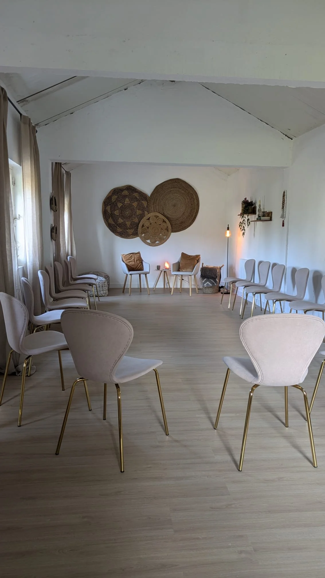 lugar dos ventos retreat venue indoors