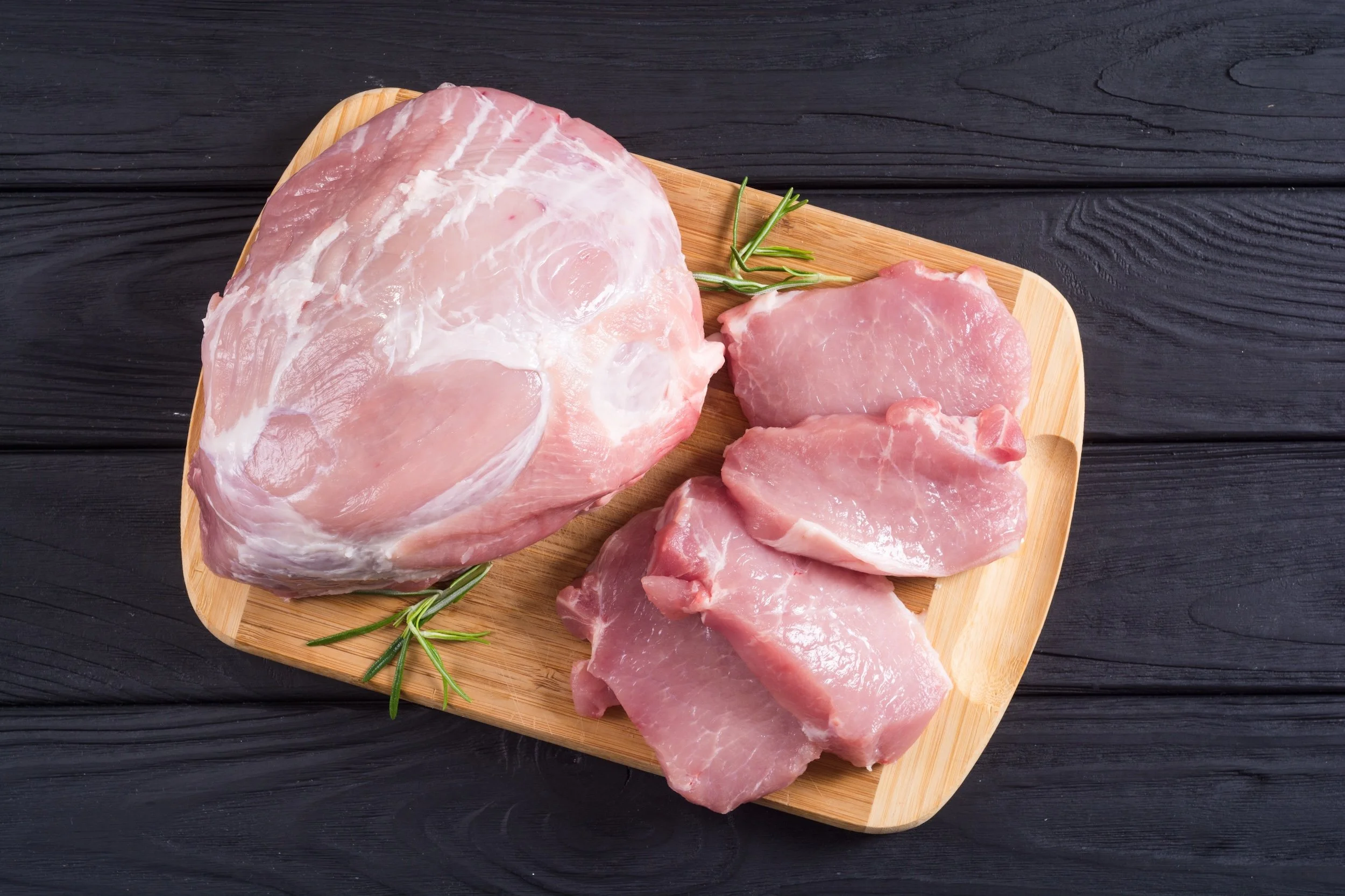 shoudler roast raw.jpg