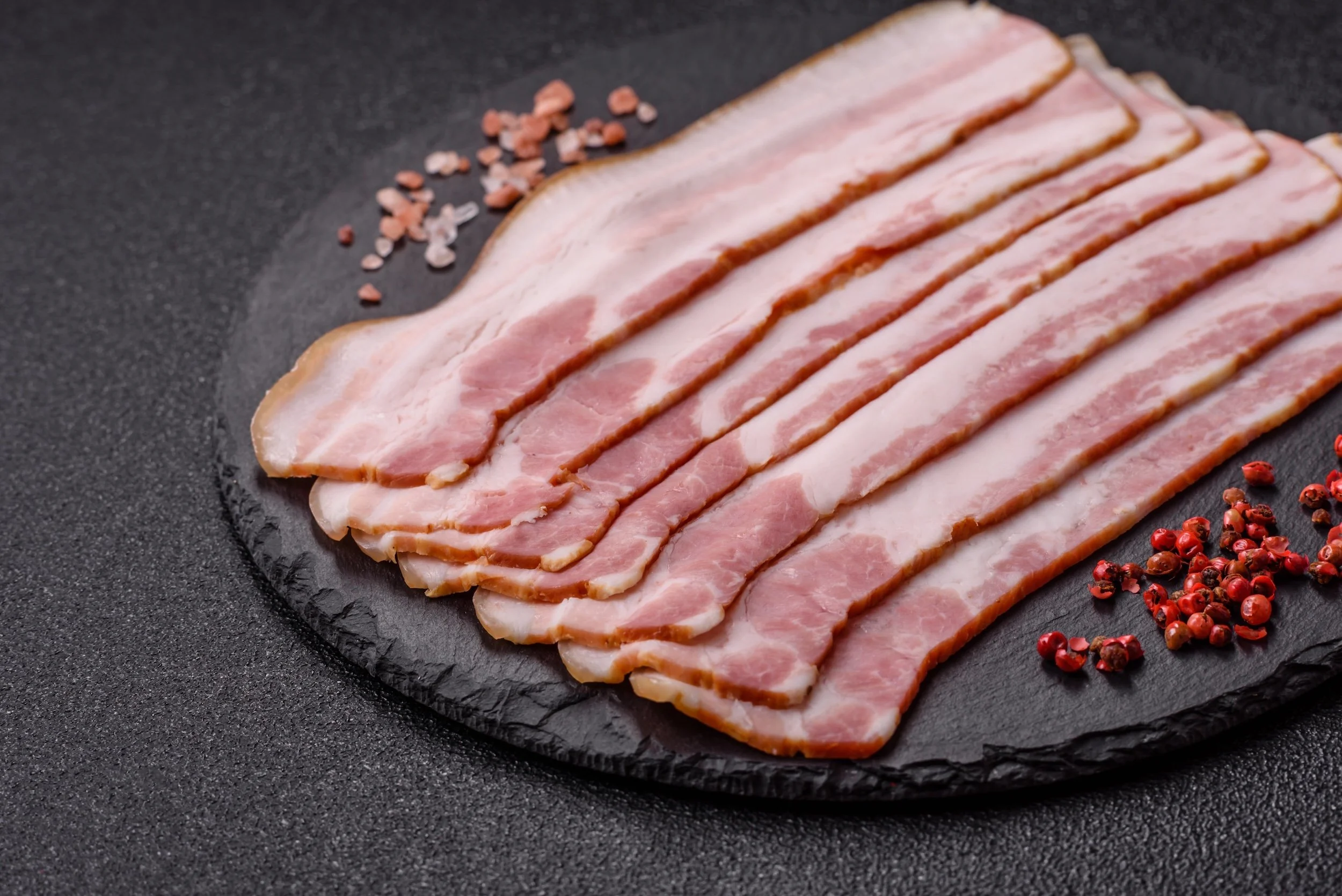 bacon raw.jpg