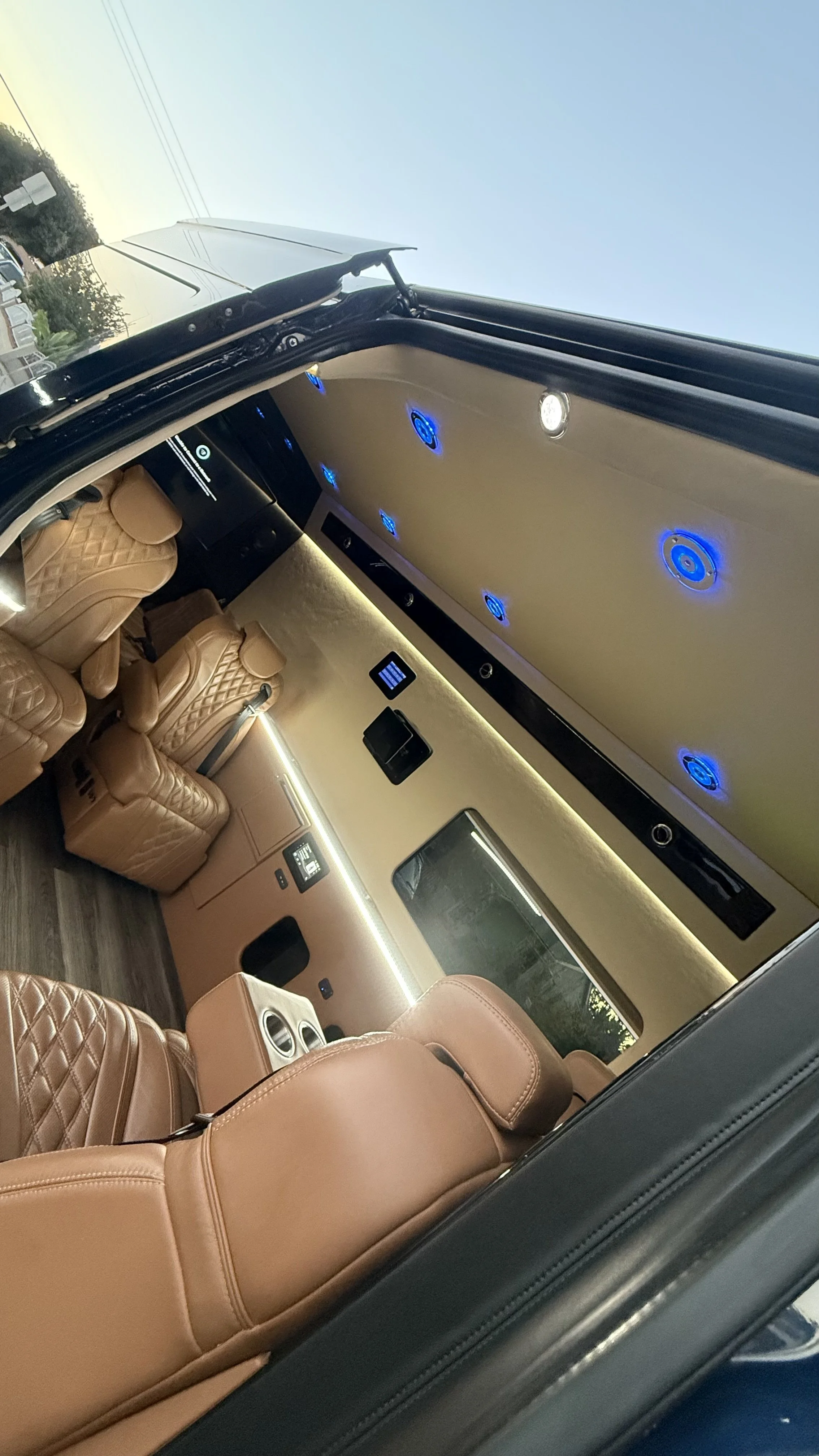 Pick up, Drop off Corporate.