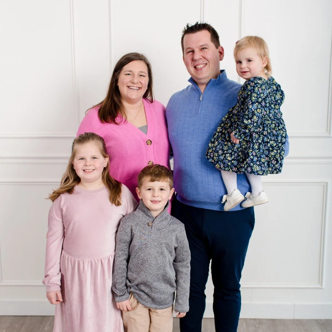 The Mroz family is living proof that hometown roots run deep in Arlington Heights. 🧡

Rachel and Ryan met in high school, graduated from the University of Illinois, and are now raising three spirited kids in the same neighborhood Ryan grew up in. 🏡