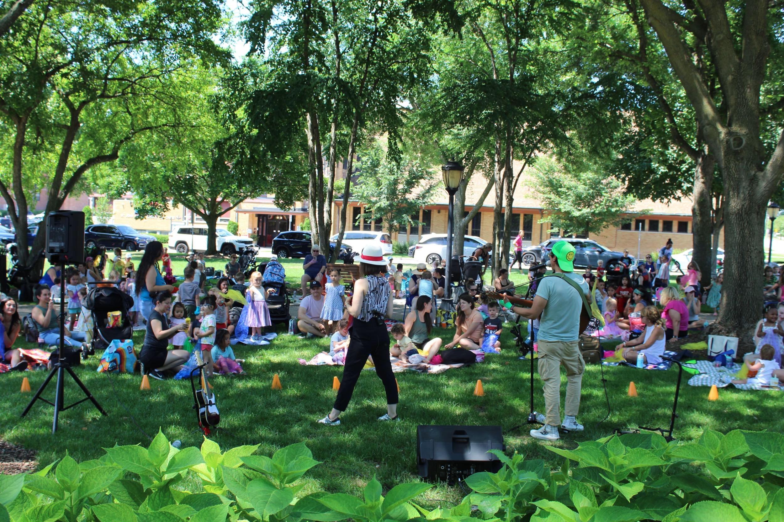 Arlington Heights Park District Kids Concert: Being Bilingual Rocks!