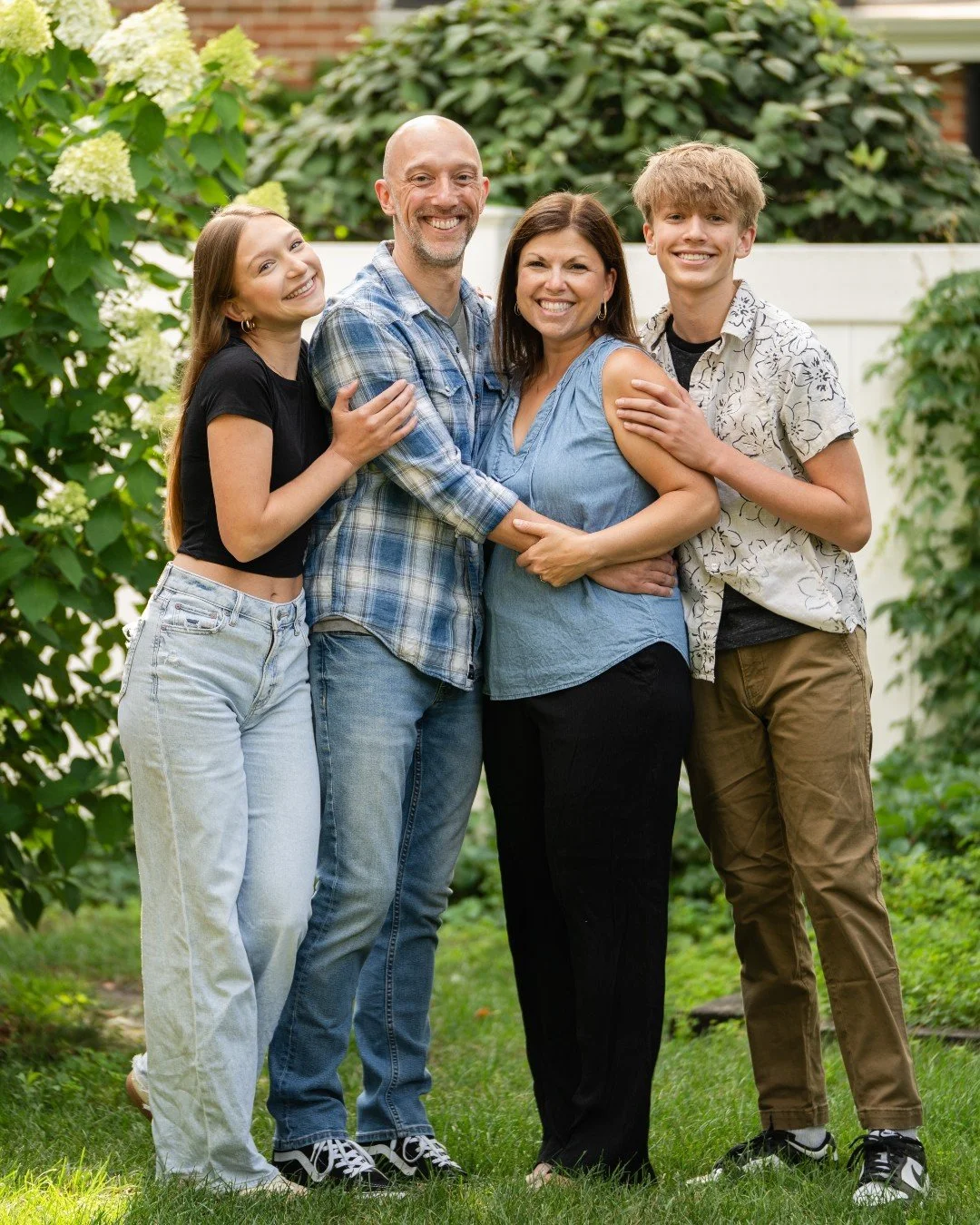 Say hello to the Deiter family! 👋

Chris, Beth, Cecilia, Elliott, and their pup Scout have found plenty to love about life in Arlington Heights, from dining at Arlington Alfresco and relaxing at Ravinia to exploring local Maker's Markets and support