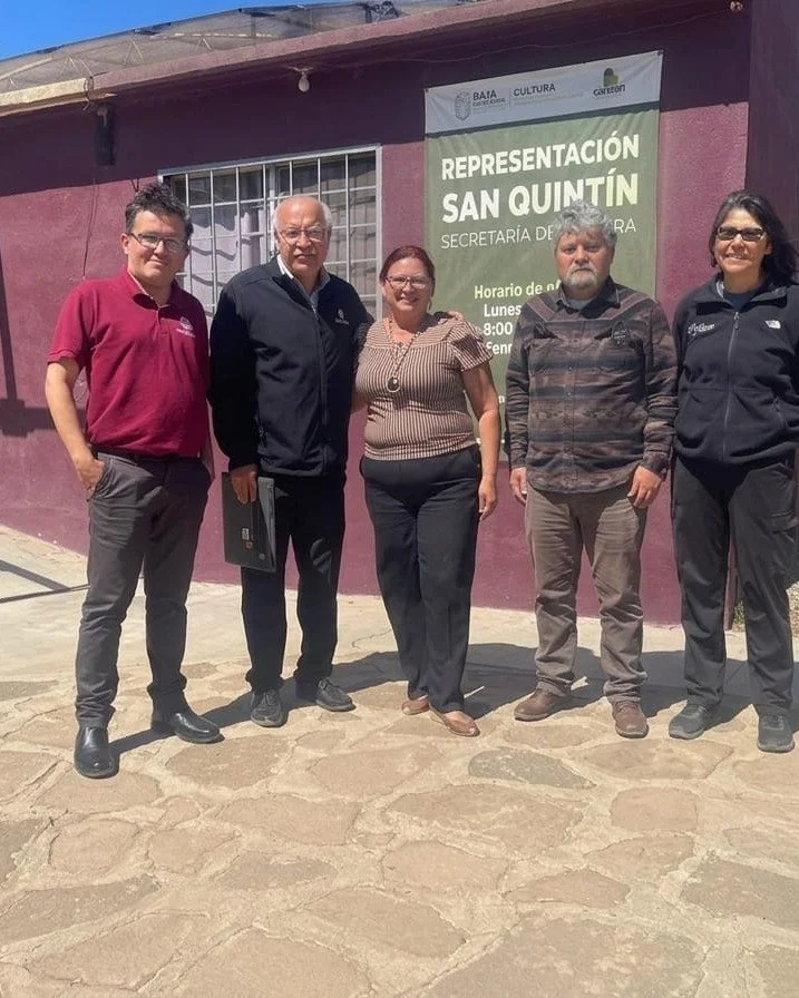 📚🌿 Compartiendo nuestra historia y fortaleciendo nuestra identidad

El pasado 28 de mayo, Adriana Ruiz particip&oacute; en una pl&aacute;tica realizada en el Colegio de Bachilleres de San Quint&iacute;n, atendiendo la invitaci&oacute;n del Sr. Mari