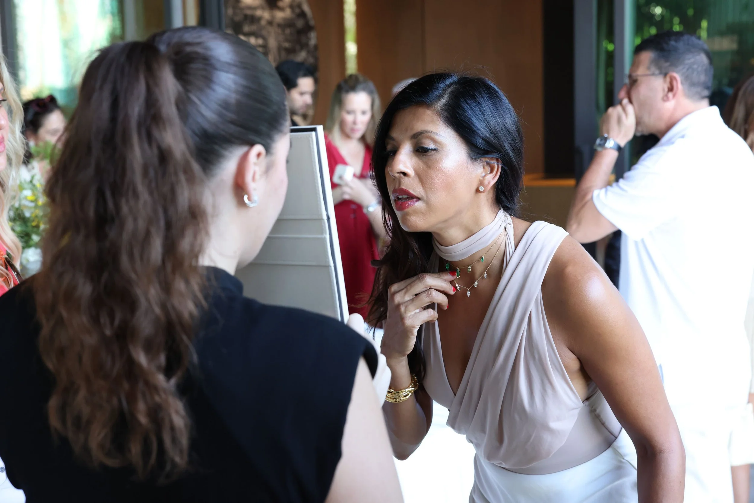 Guests enjoying jewelry225.jpg