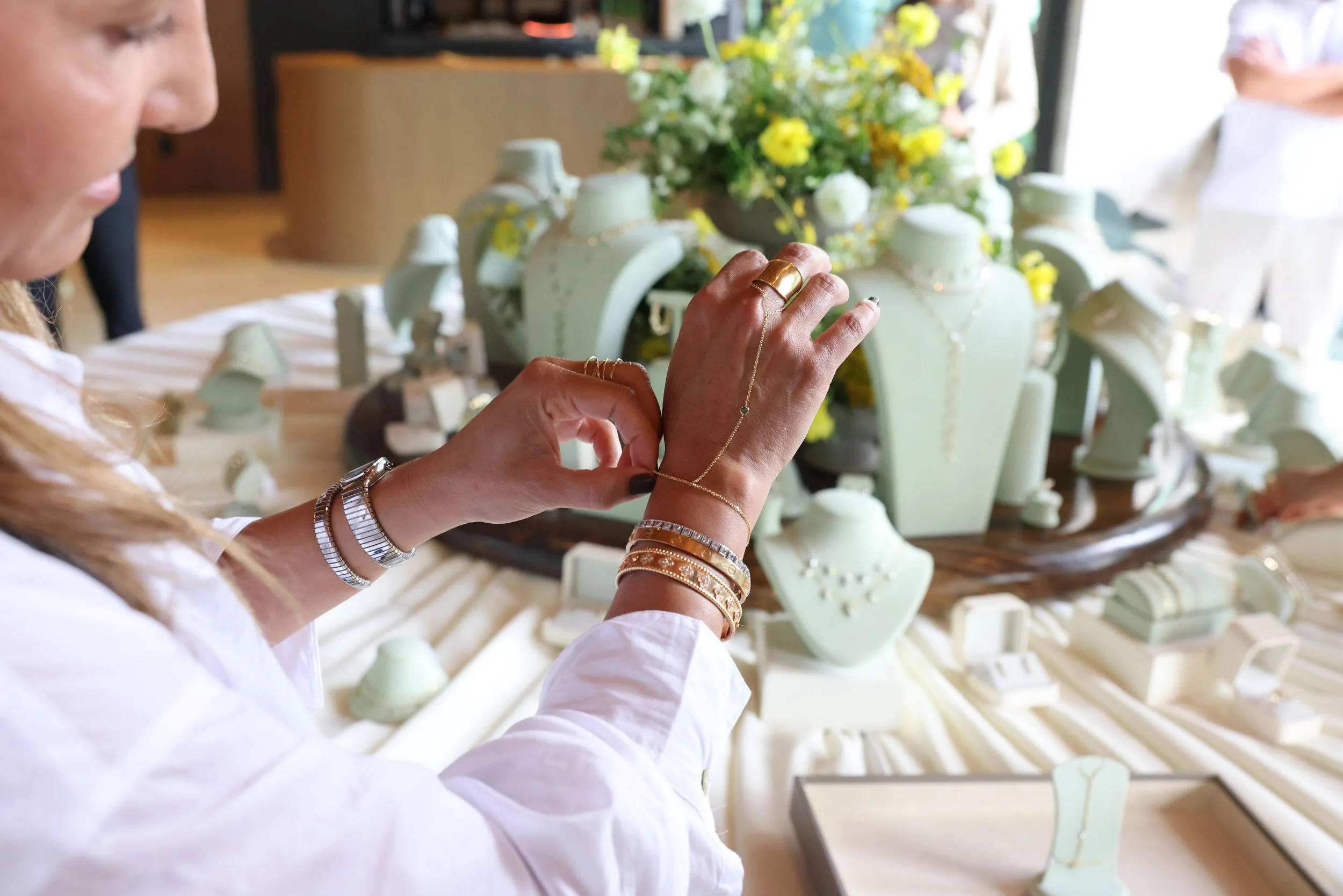 Guests enjoying jewelry71.jpg