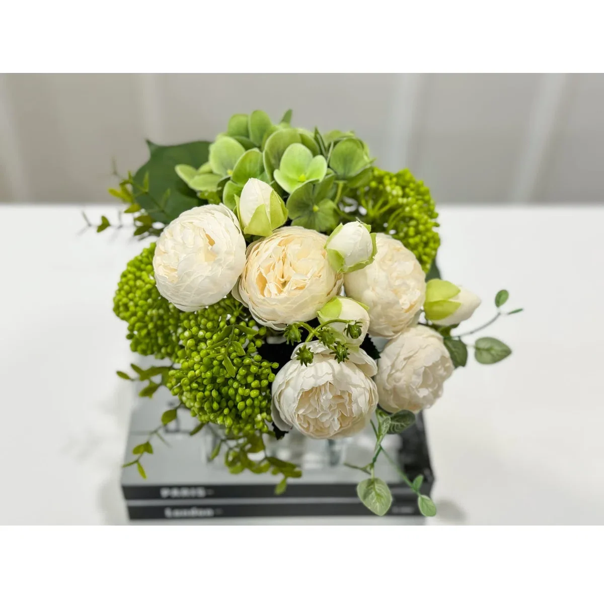 Arrangement+in+Vase-2033233436 (4).webp
