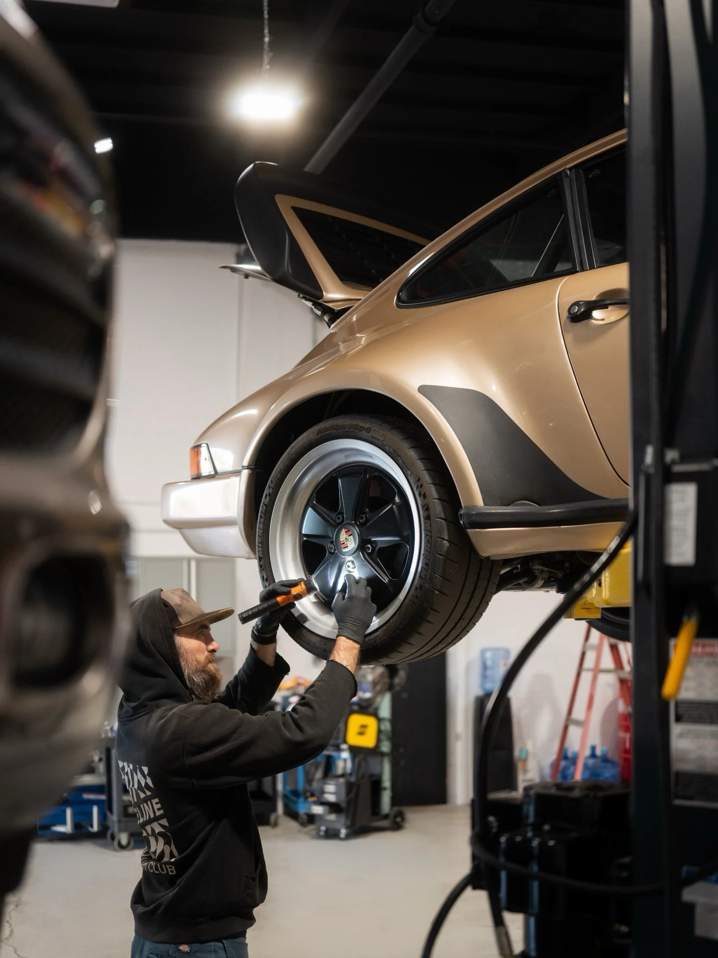 Going for the GOLD!

We always have interesting 911s in the shop&hellip;check out the rear suspension on the gold widebody 911.