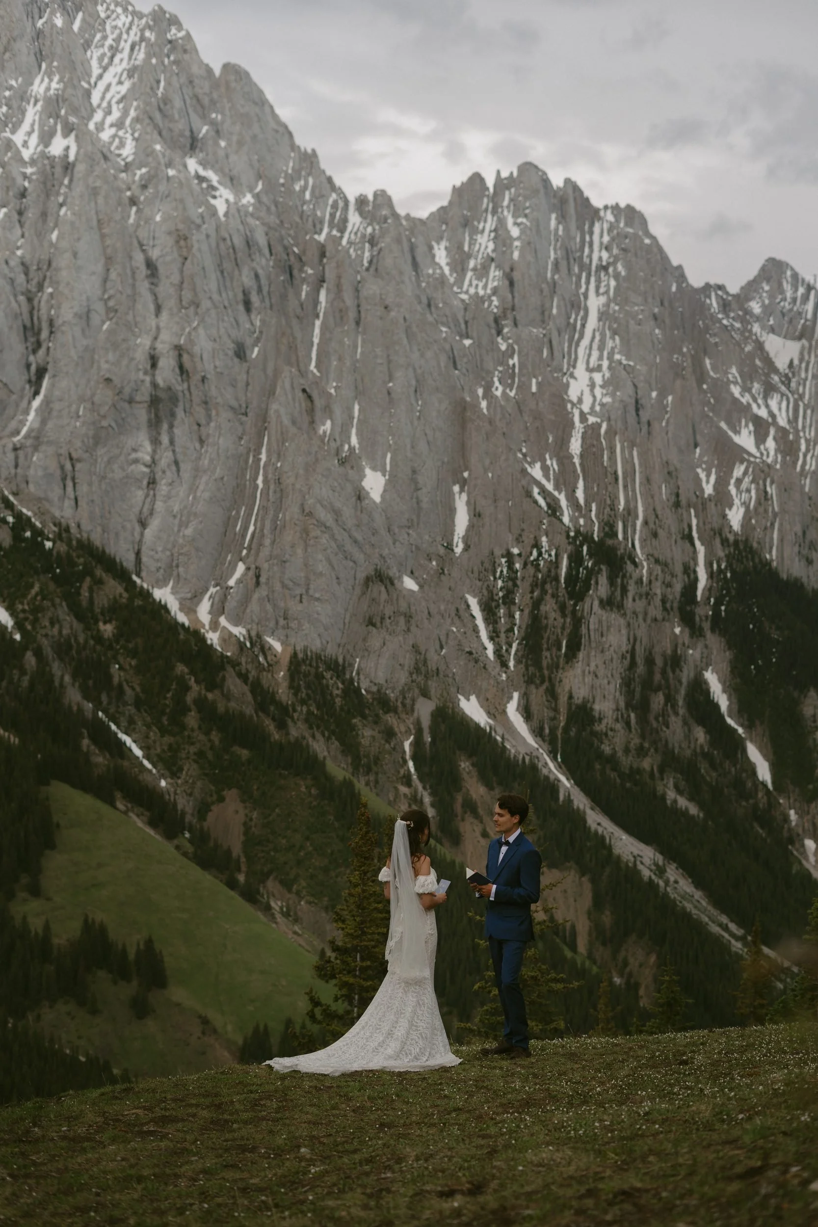 kananaskis-hiking-elopement-photographer-banff-070.jpg