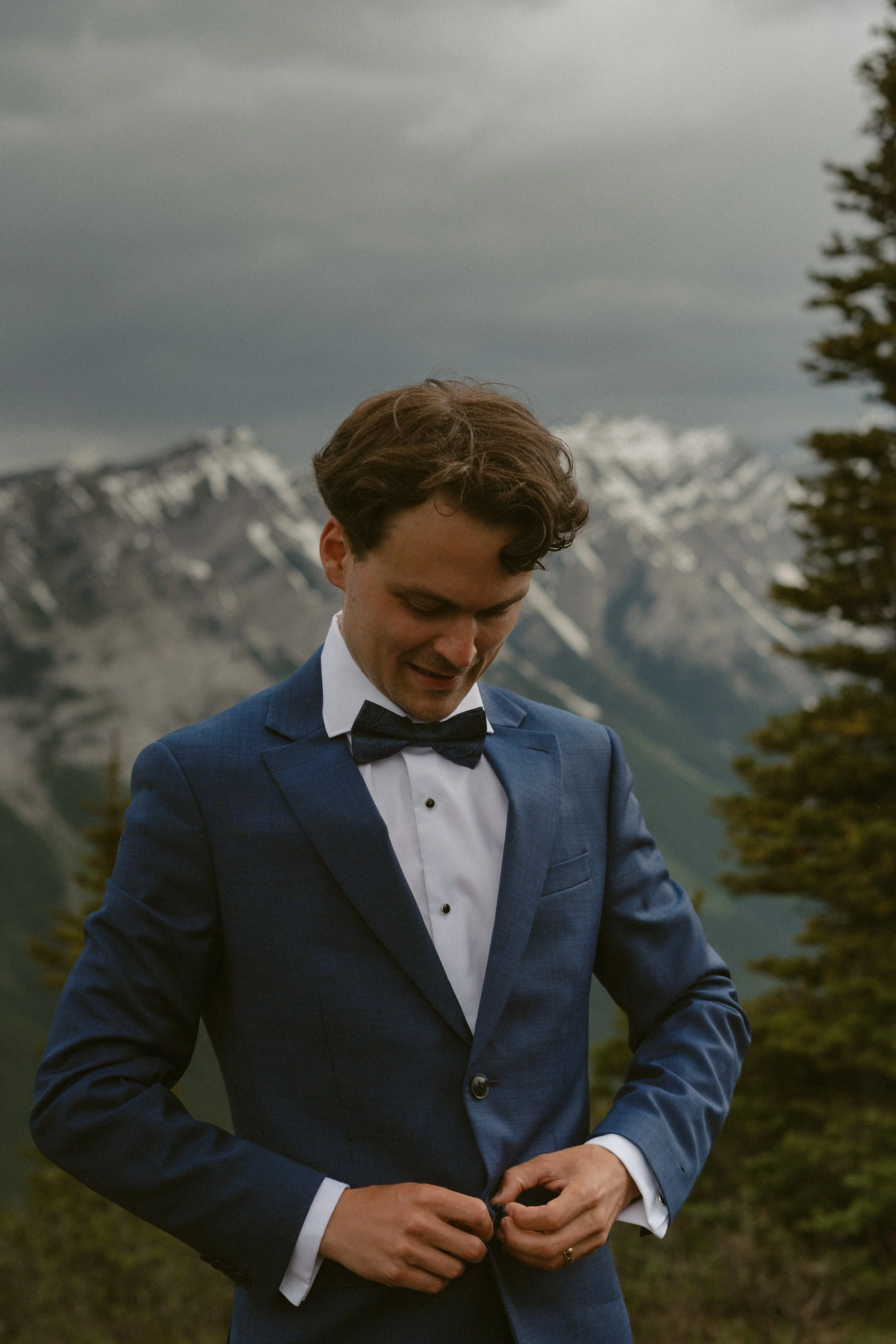 Kananaskis-hiking-elopement-elopement-photographer-banff-4.jpg