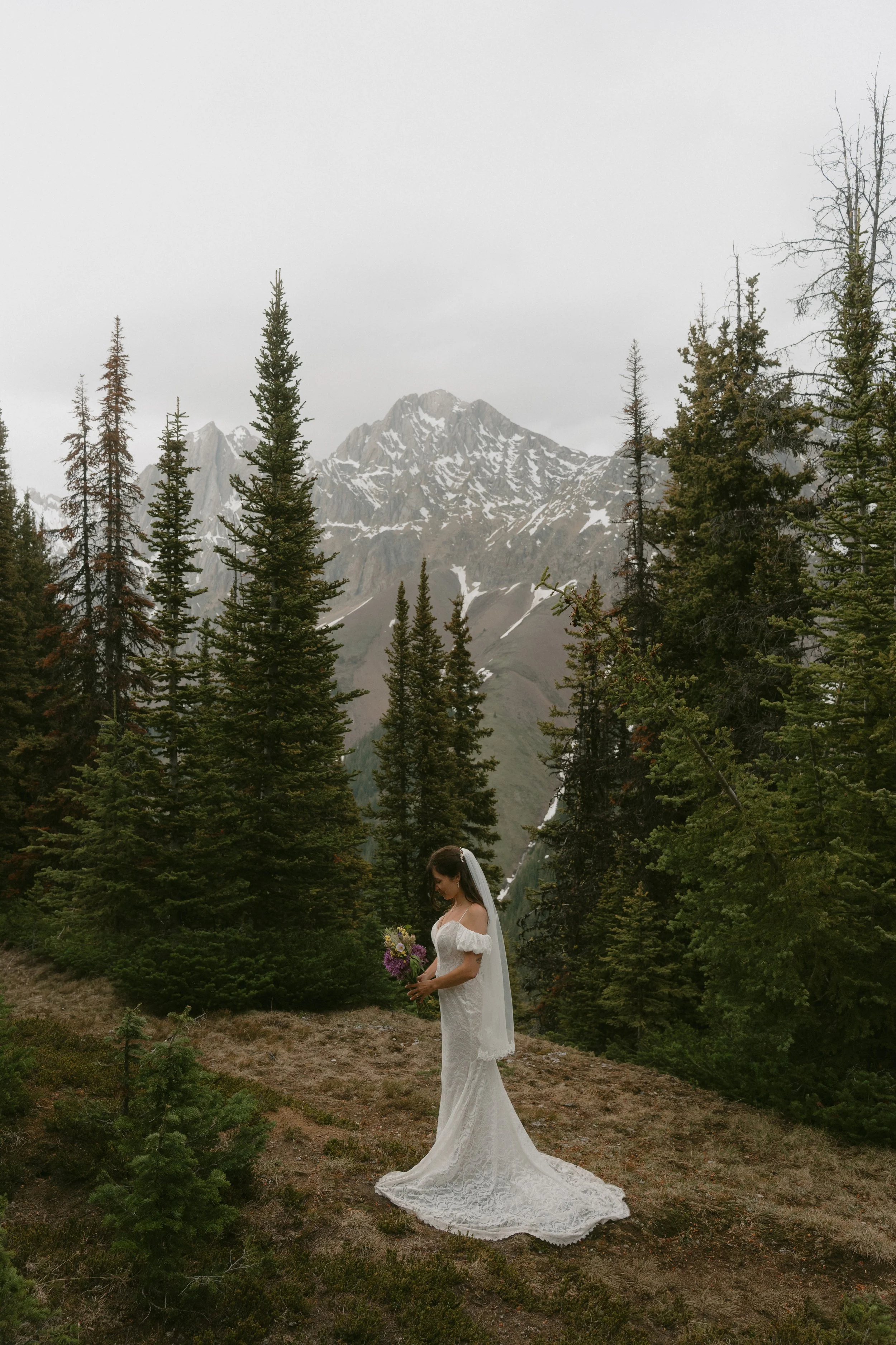 Kananaskis-hiking-elopement-elopement-photographer-banff-10.jpg