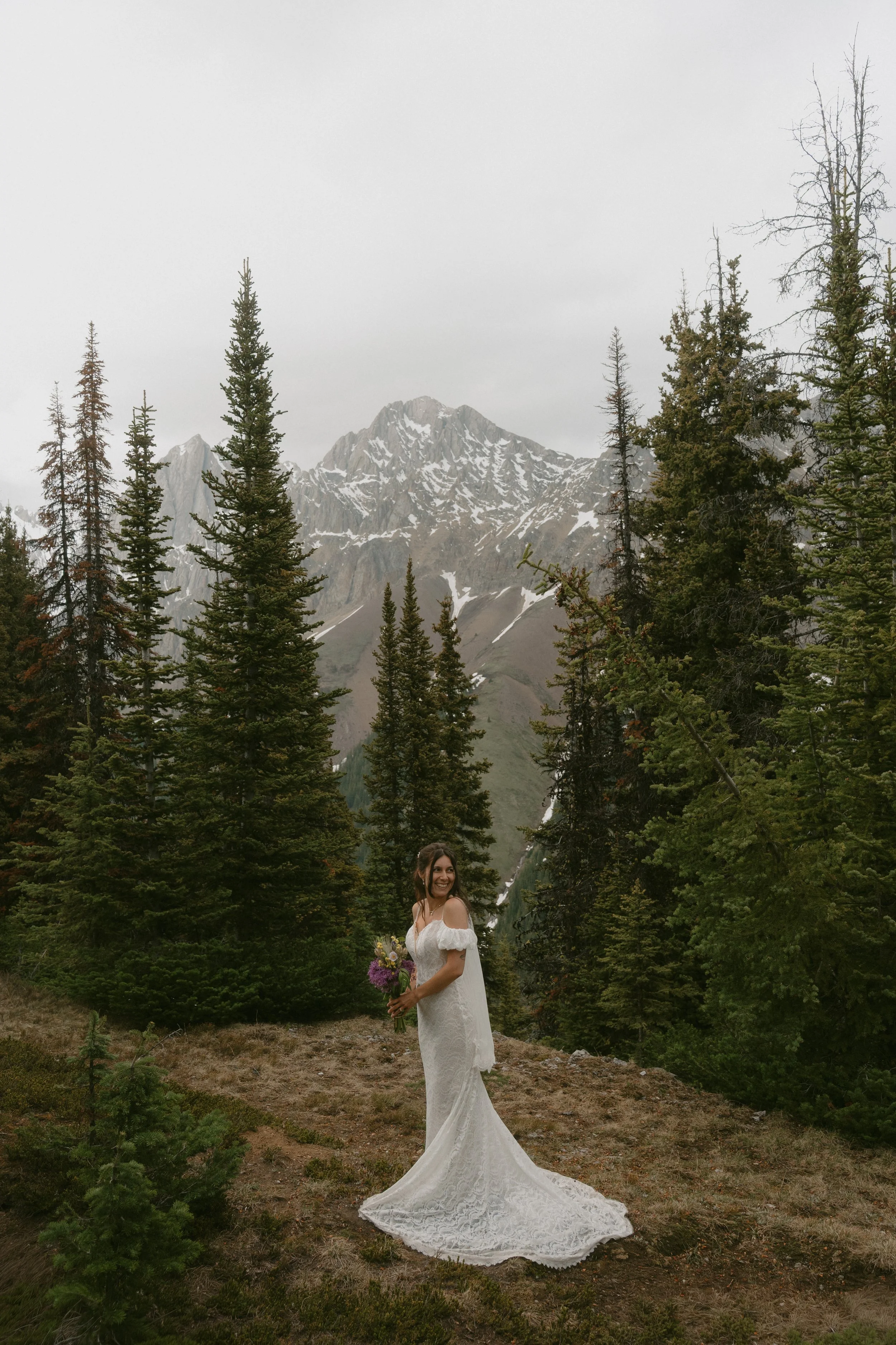 Kananaskis-hiking-elopement-elopement-photographer-banff-11.jpg