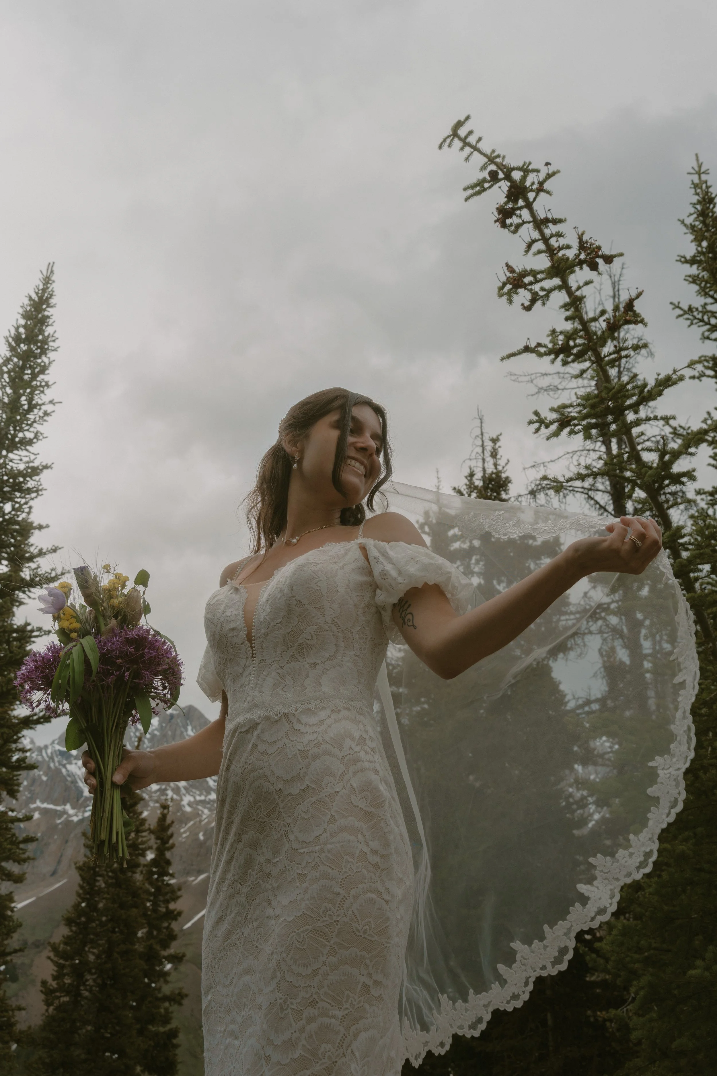 Kananaskis-hiking-elopement-elopement-photographer-banff-13.jpg