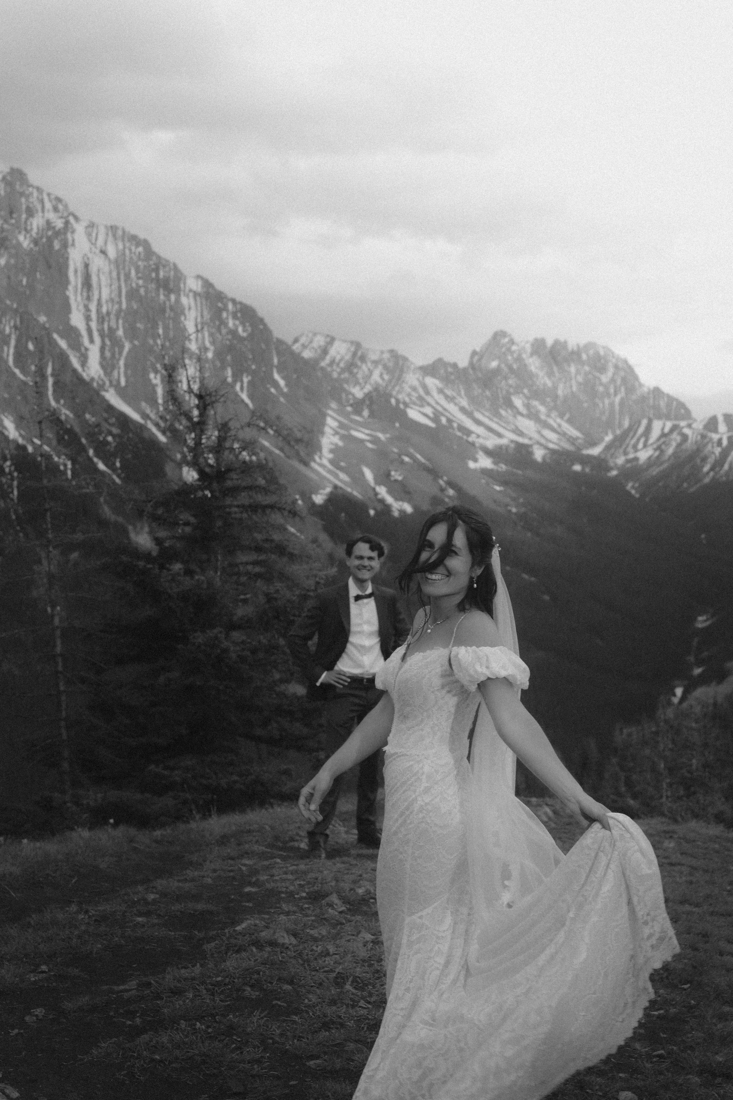 Kananaskis-hiking-elopement-elopement-photographer-banff-25.jpg