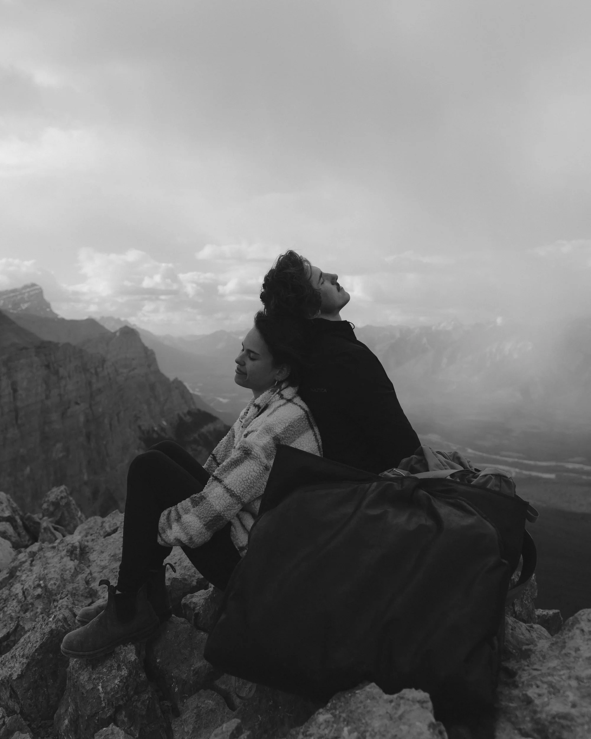 ha-ling-hiking-elopement-max-jackie-007.jpg