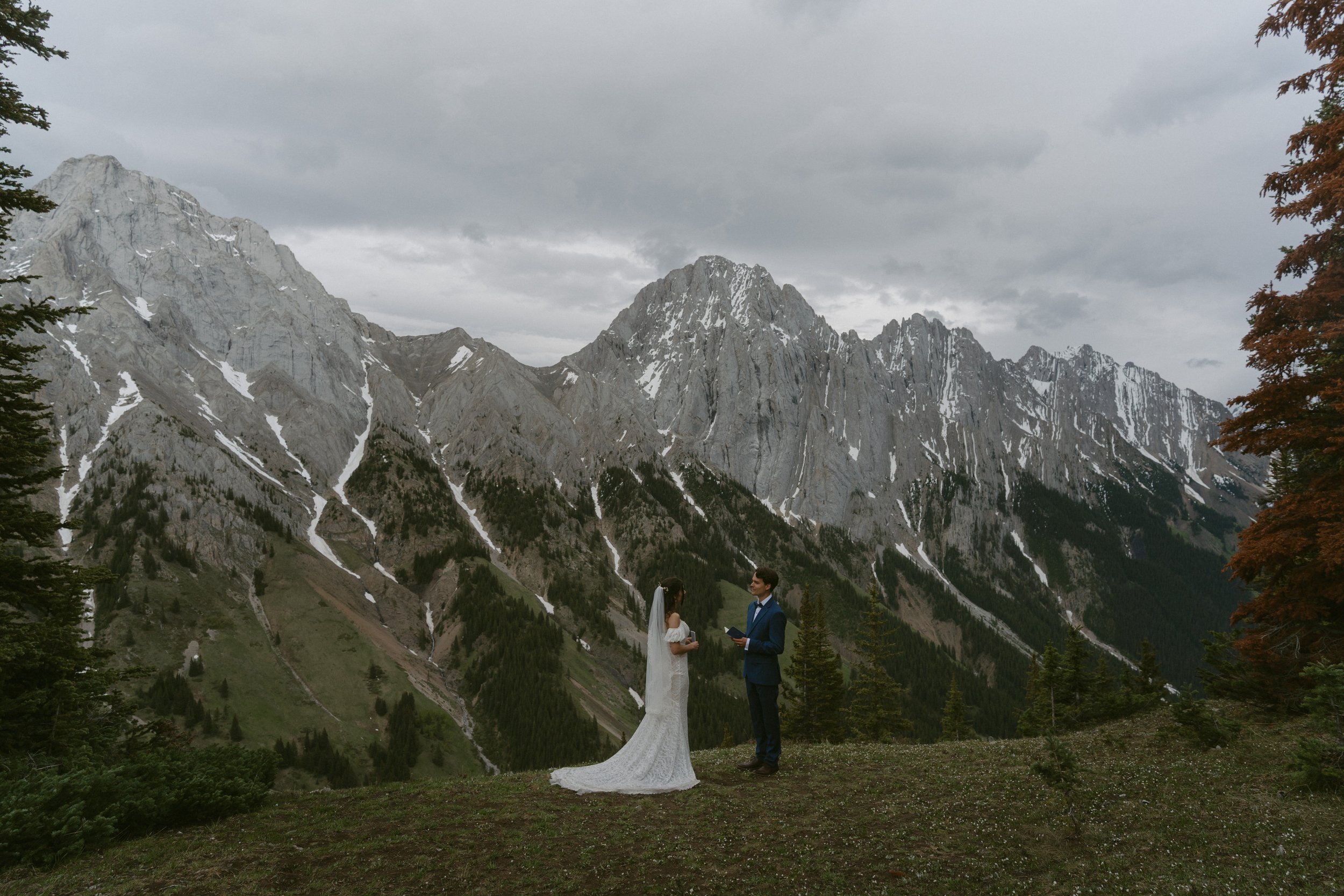 kananaskis-hiking-elopement-photographer-banff-068.jpg