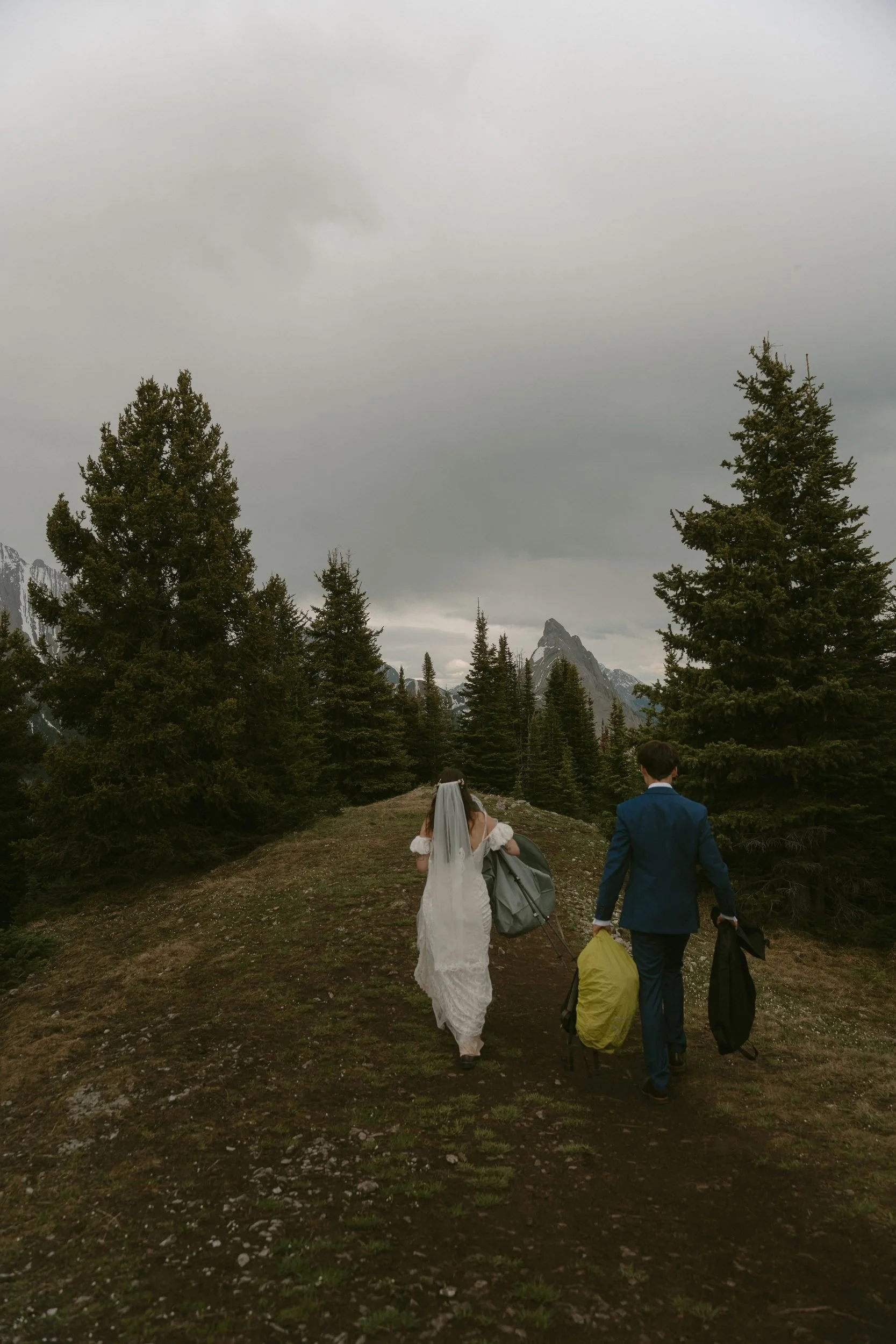 kananaskis-hiking-elopement-photographer-banff-085.jpg