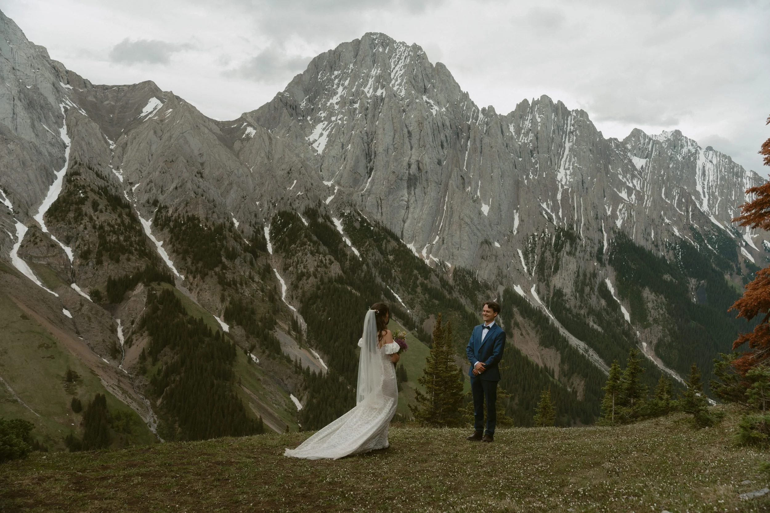 kananaskis-hiking-elopement-photographer-banff-060.jpg