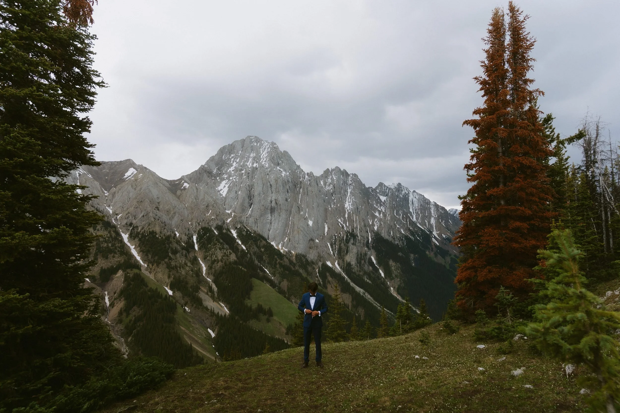 kananaskis-hiking-elopement-photographer-banff-027.jpg