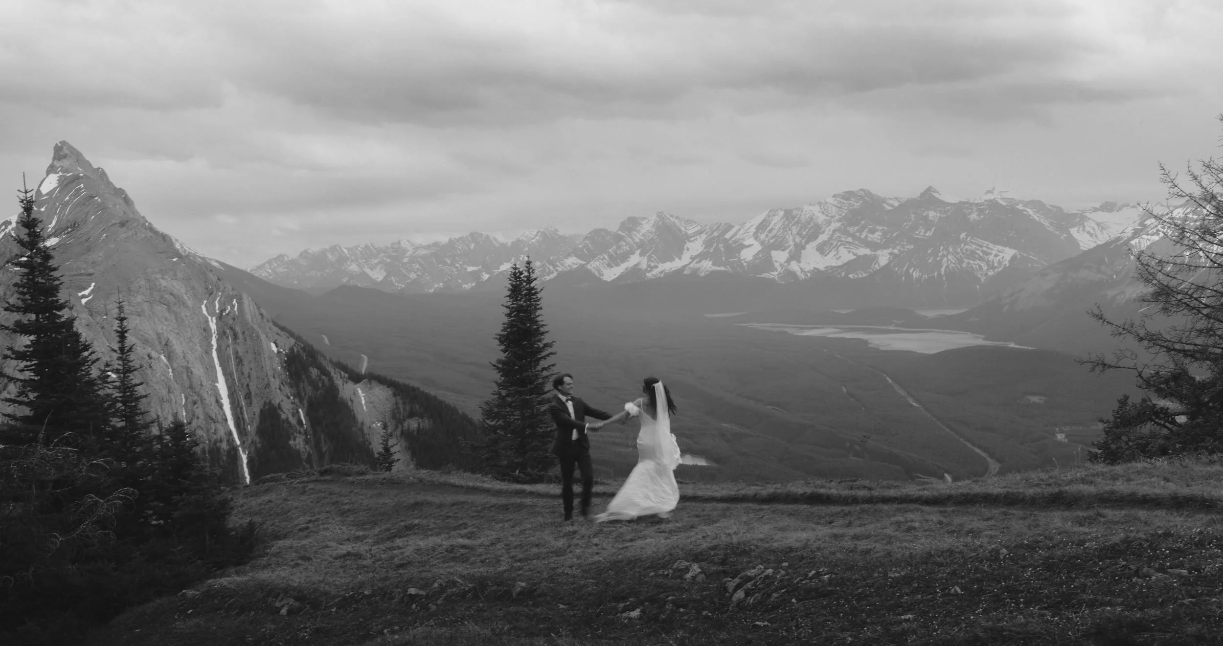 kananaskis-hiking-elopement-photographer-banff-096.jpg