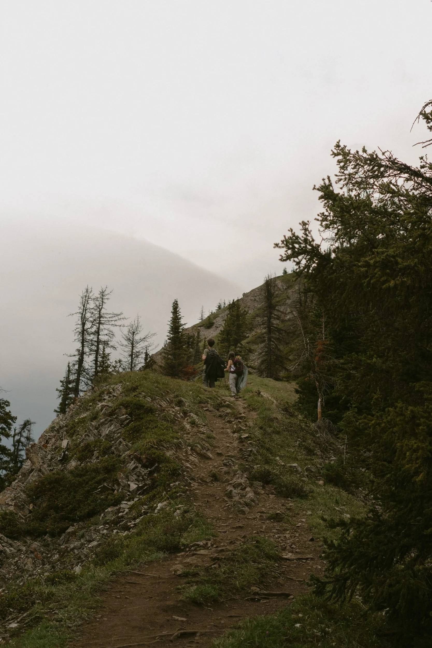 kananaskis-hiking-elopement-photographer-banff-006.jpg