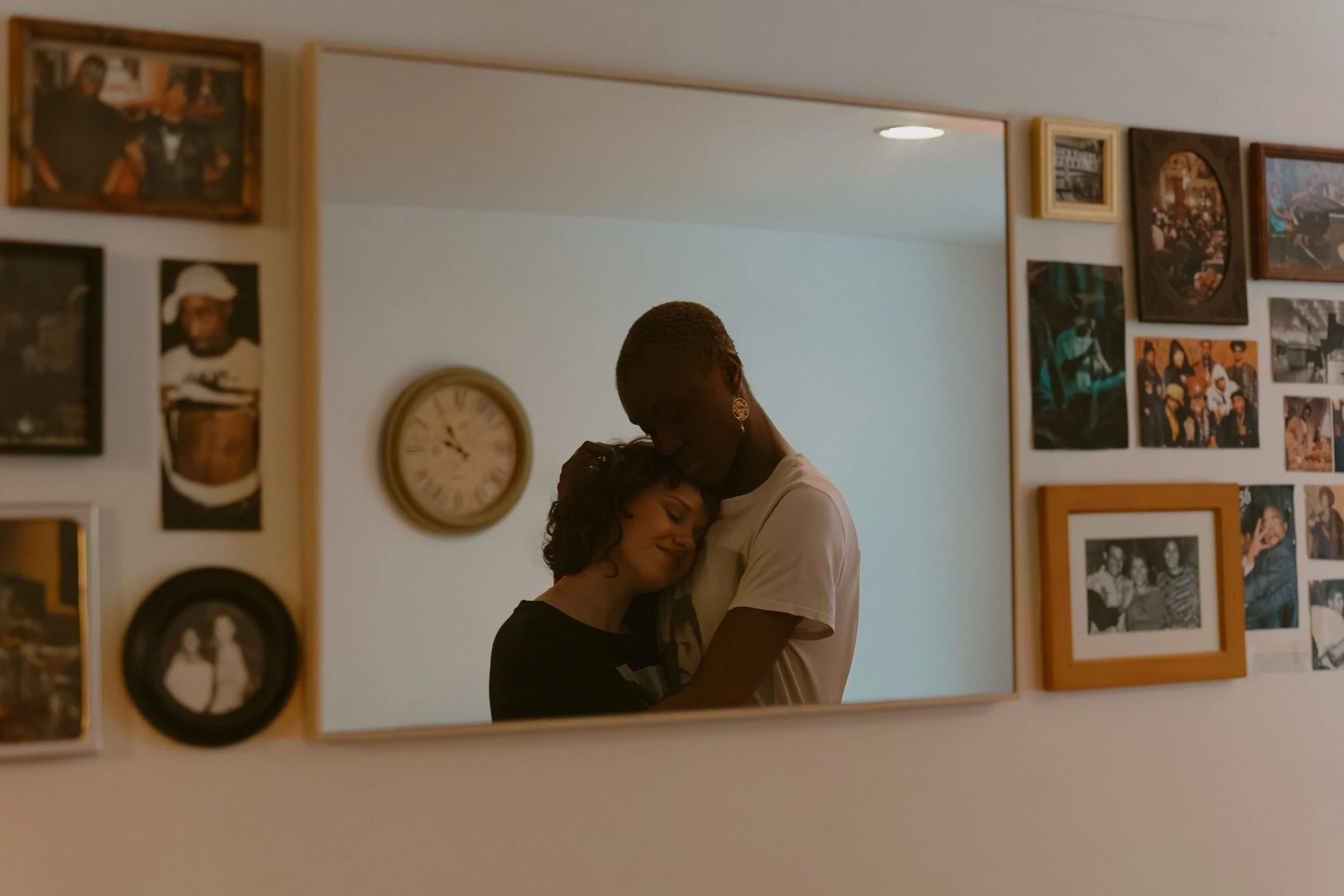 vancouver-in-home-lgbtq-couples-em-bri-010.jpg
