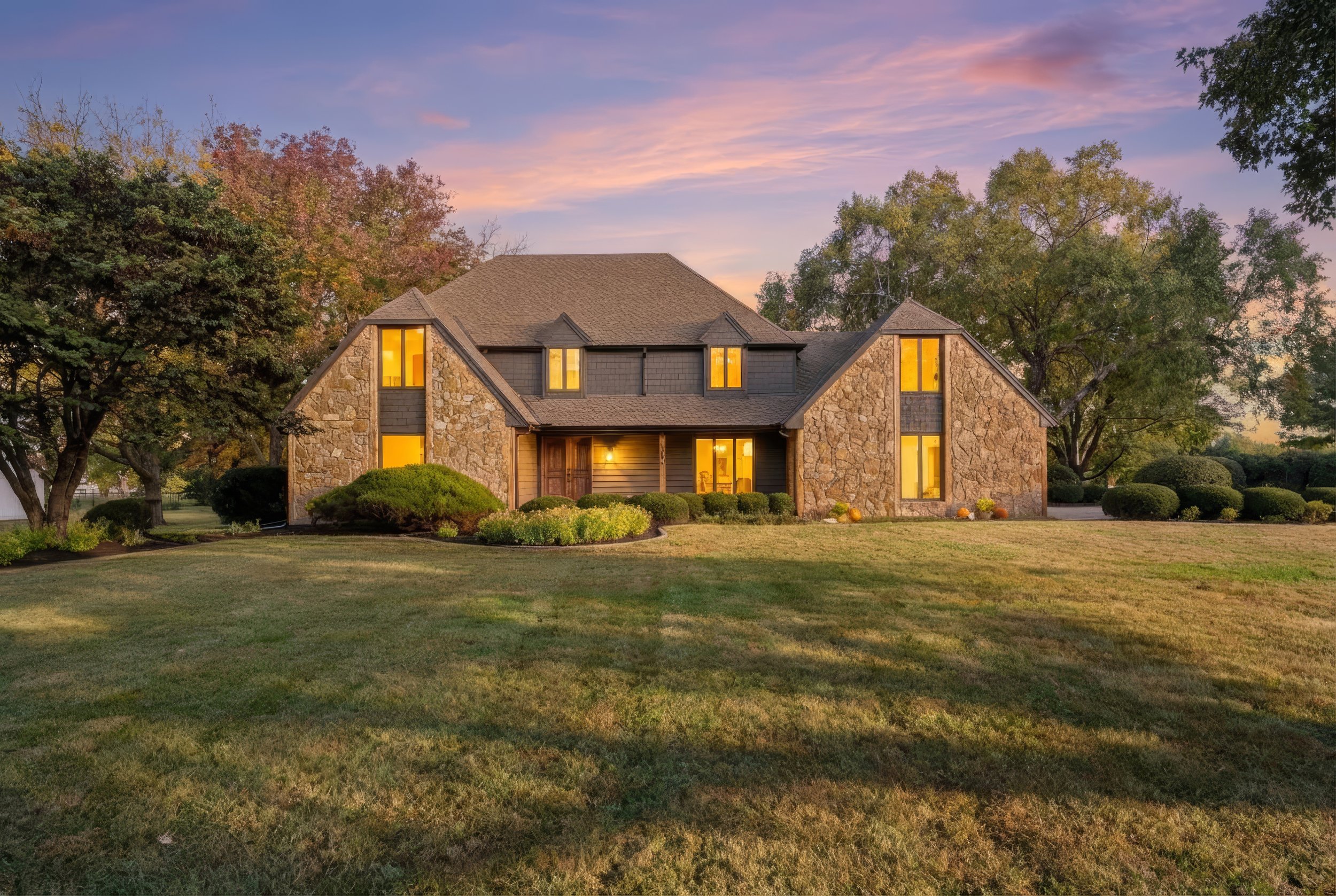 Kansas City Home Twilight Photo.jpg